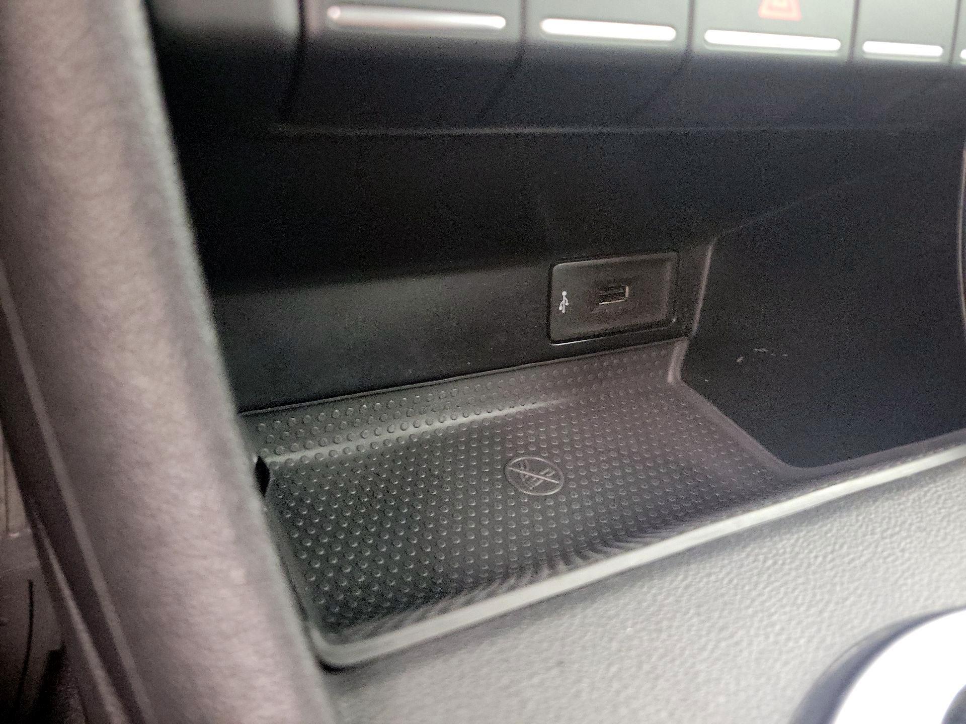 Thumbnail: 2016 Volkswagen Beetle - 17