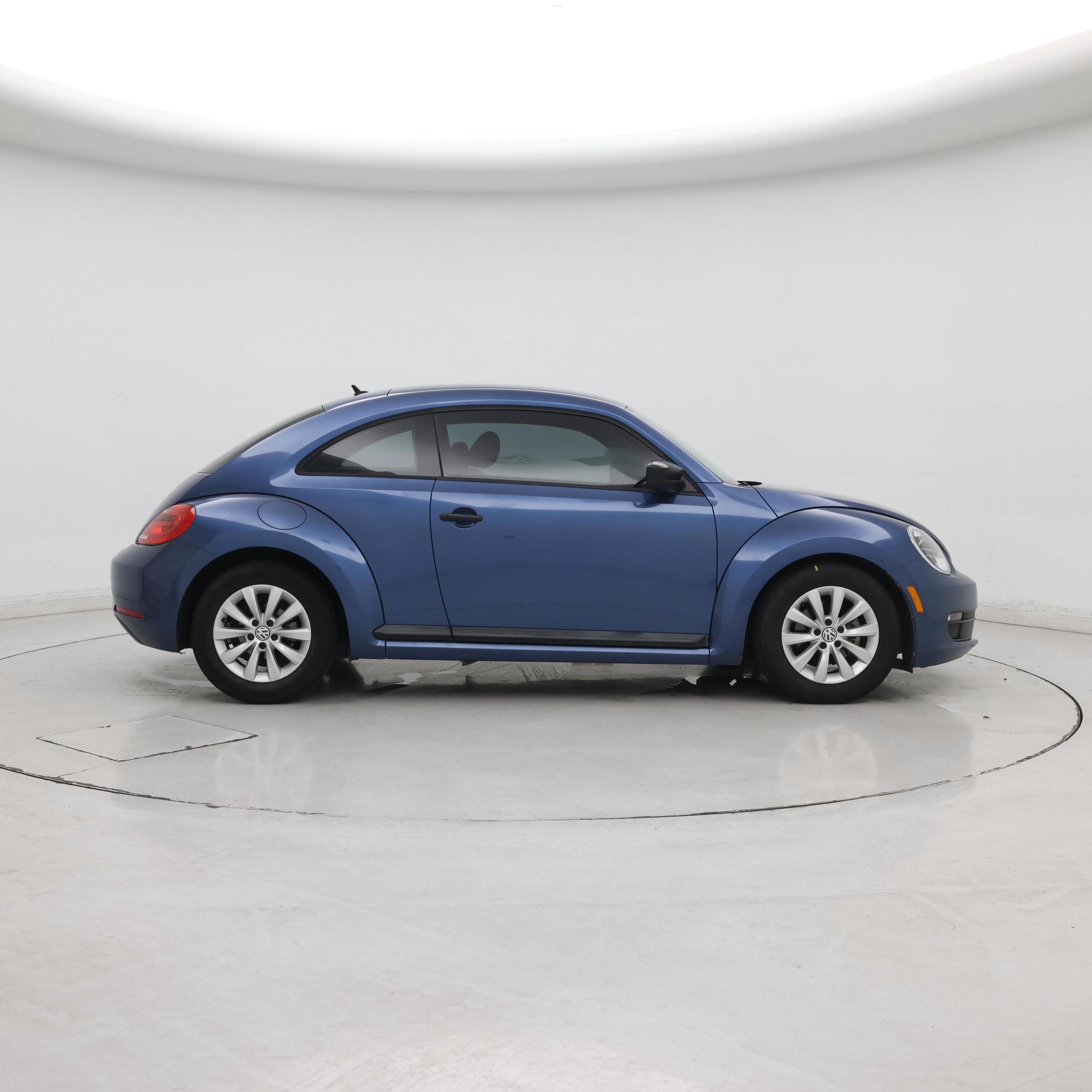 Thumbnail: 2016 Volkswagen Beetle - 7