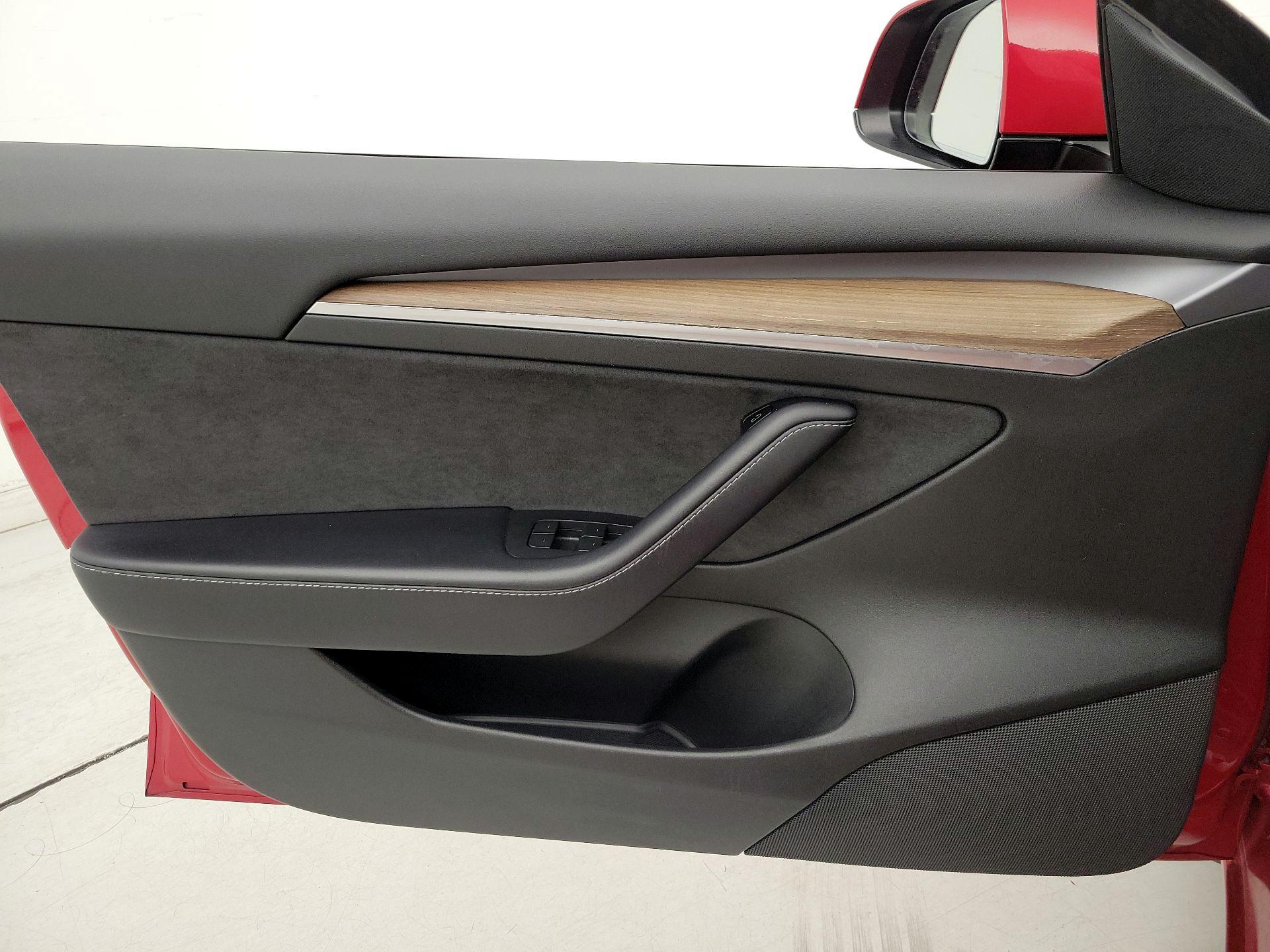 Thumbnail: 2022 Tesla Model 3 - 12