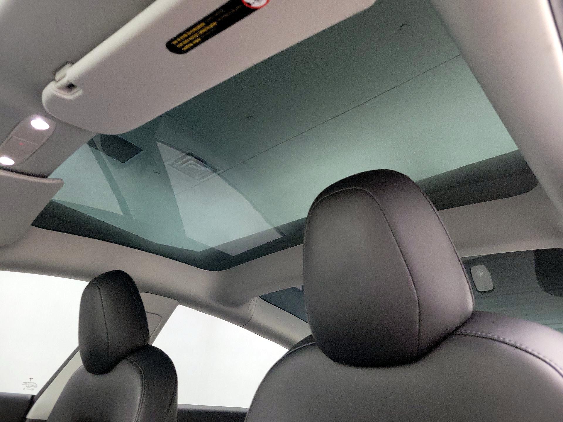 Thumbnail: 2022 Tesla Model 3 - 19
