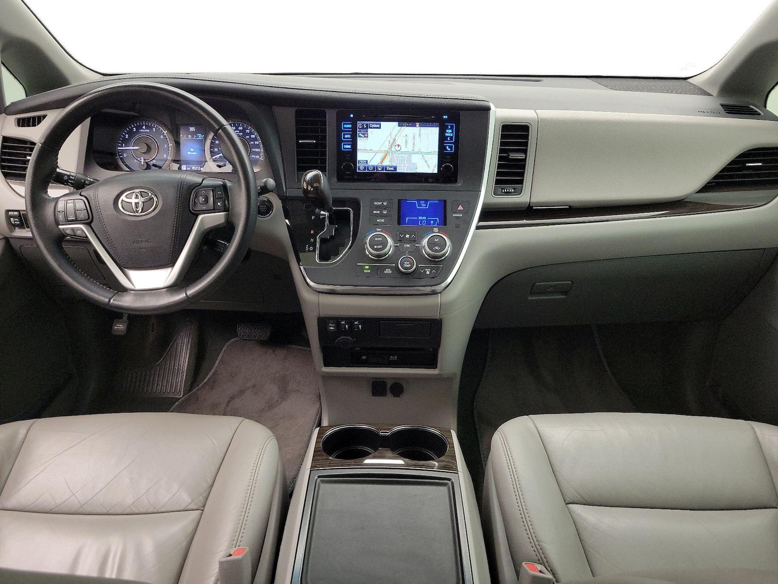 2017 Toyota Sienna XLE Premium - Photo 10