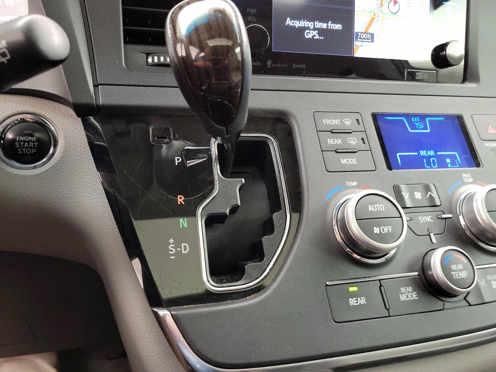 2017 Toyota Sienna XLE Premium - Photo 19