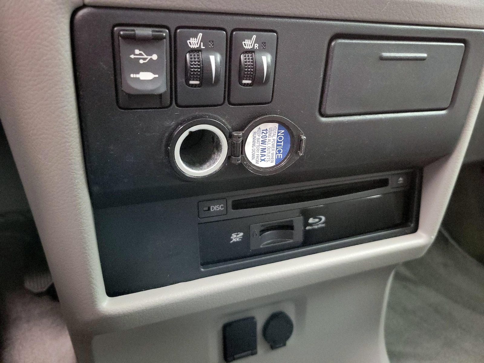 2017 Toyota Sienna XLE Premium - Photo 20