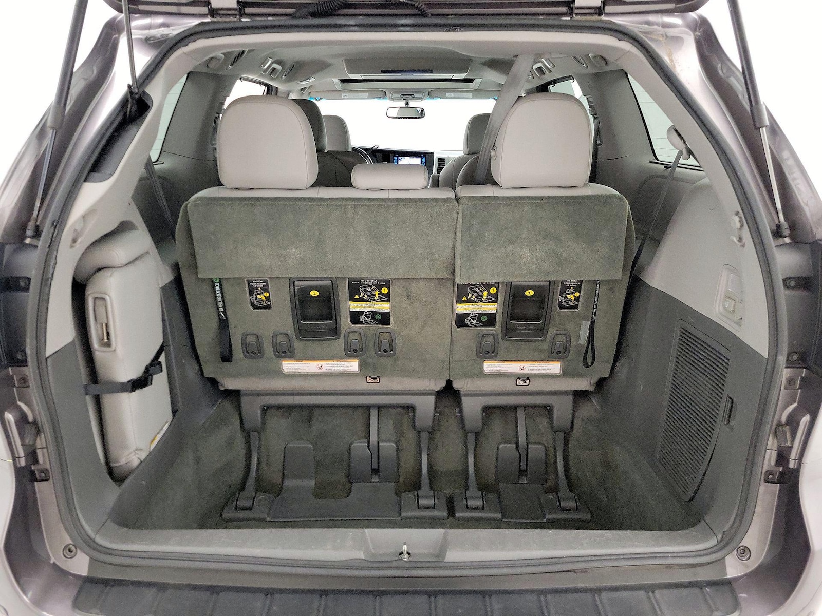 2017 Toyota Sienna XLE Premium - Photo 24
