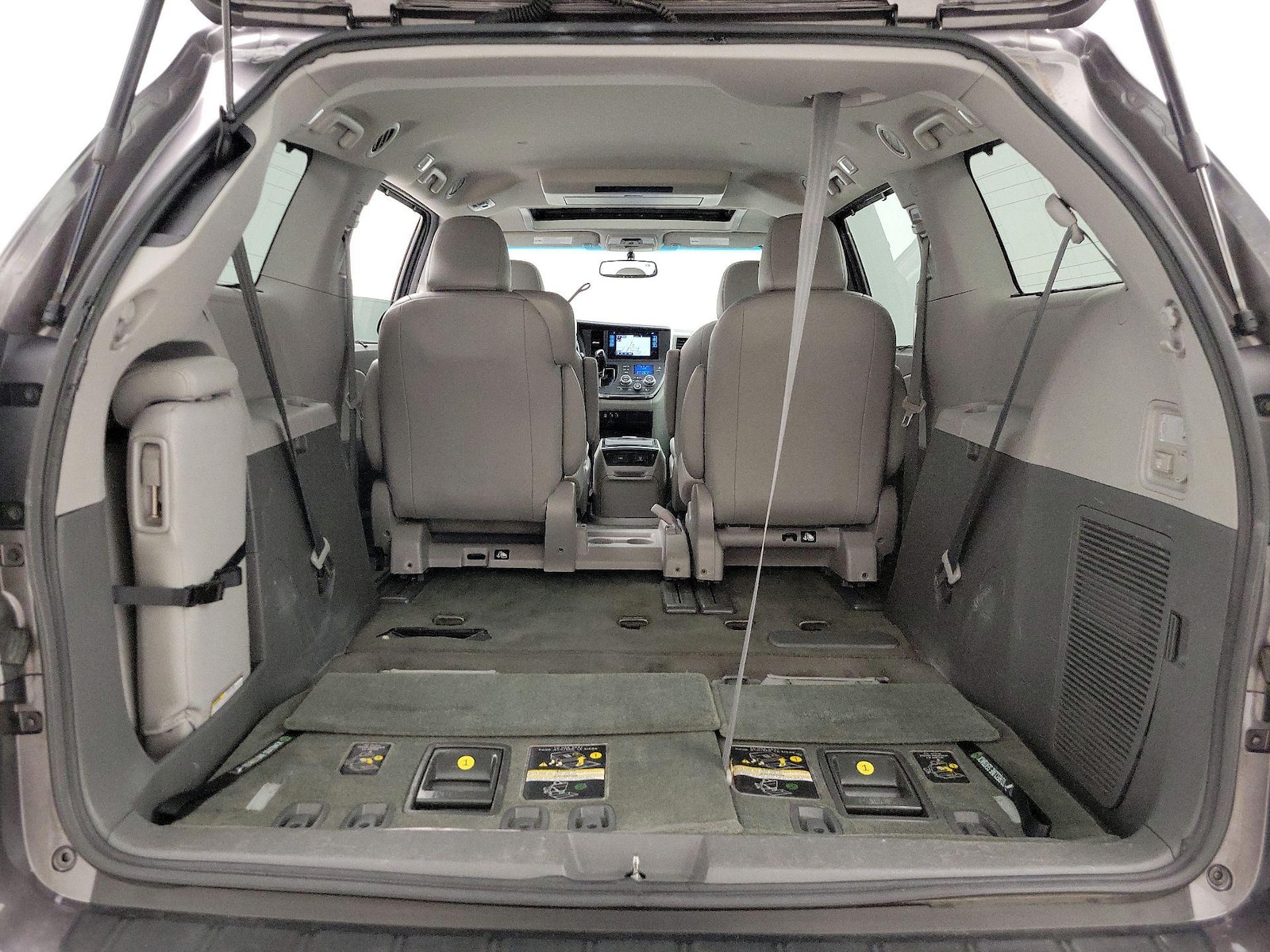 2017 Toyota Sienna XLE Premium - Photo 25