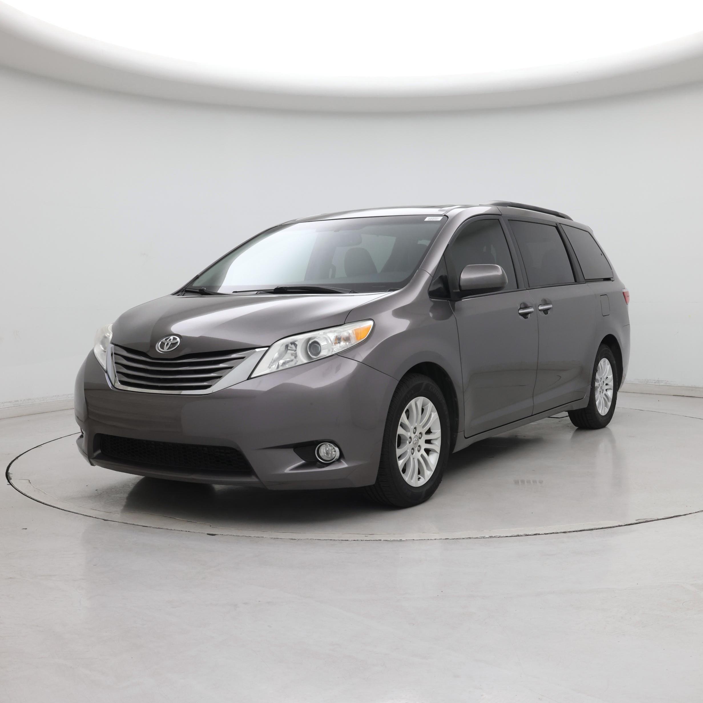 Thumbnail: 2017 Toyota Sienna - 4