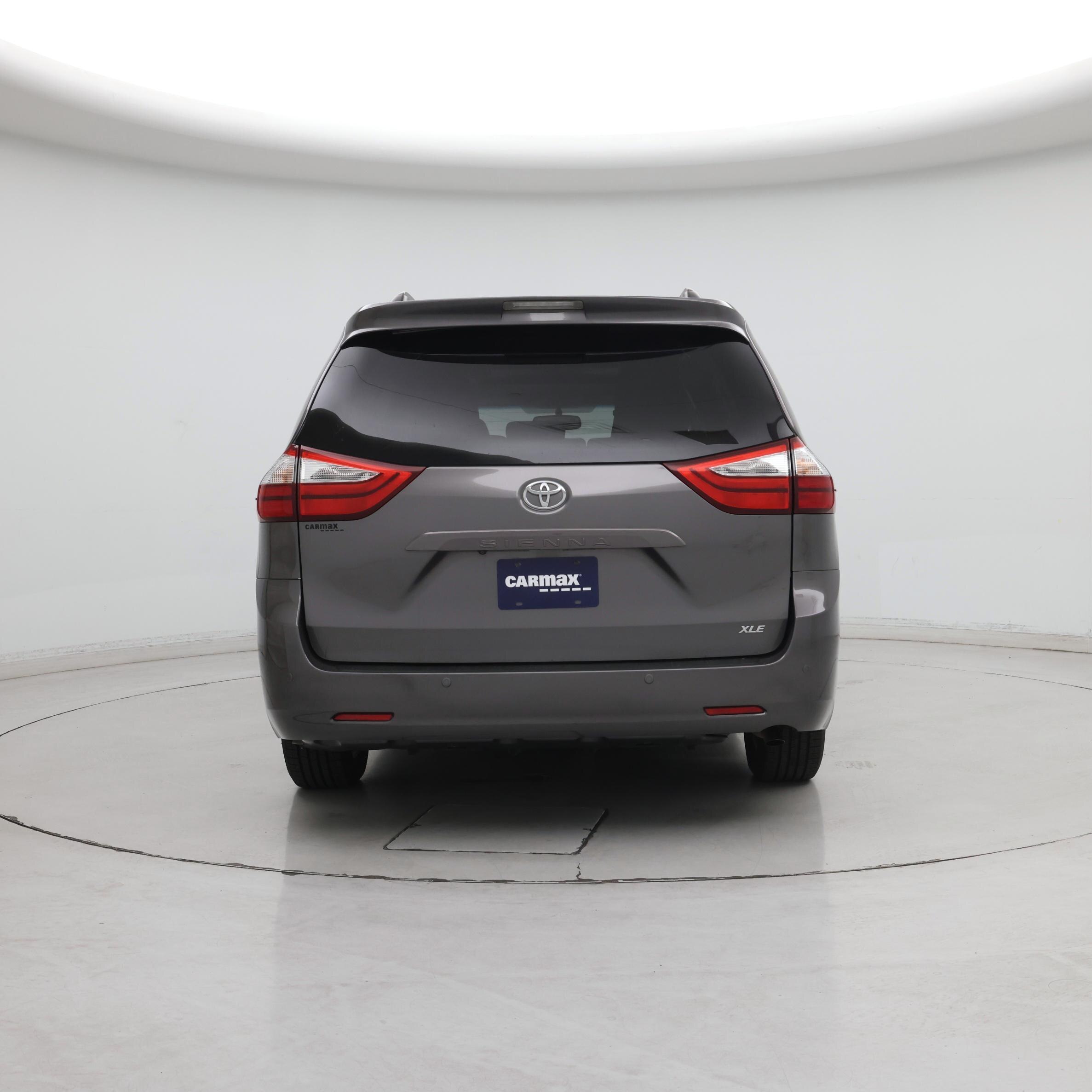 Thumbnail: 2017 Toyota Sienna - 6