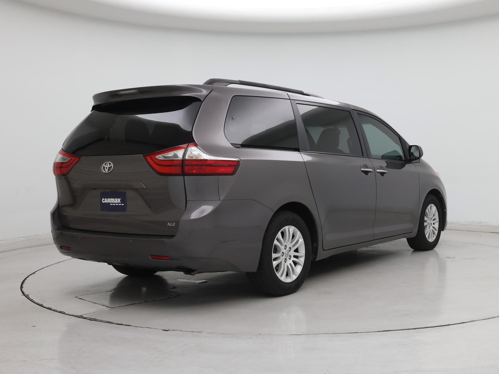 2017 Toyota Sienna XLE Premium - Photo 9