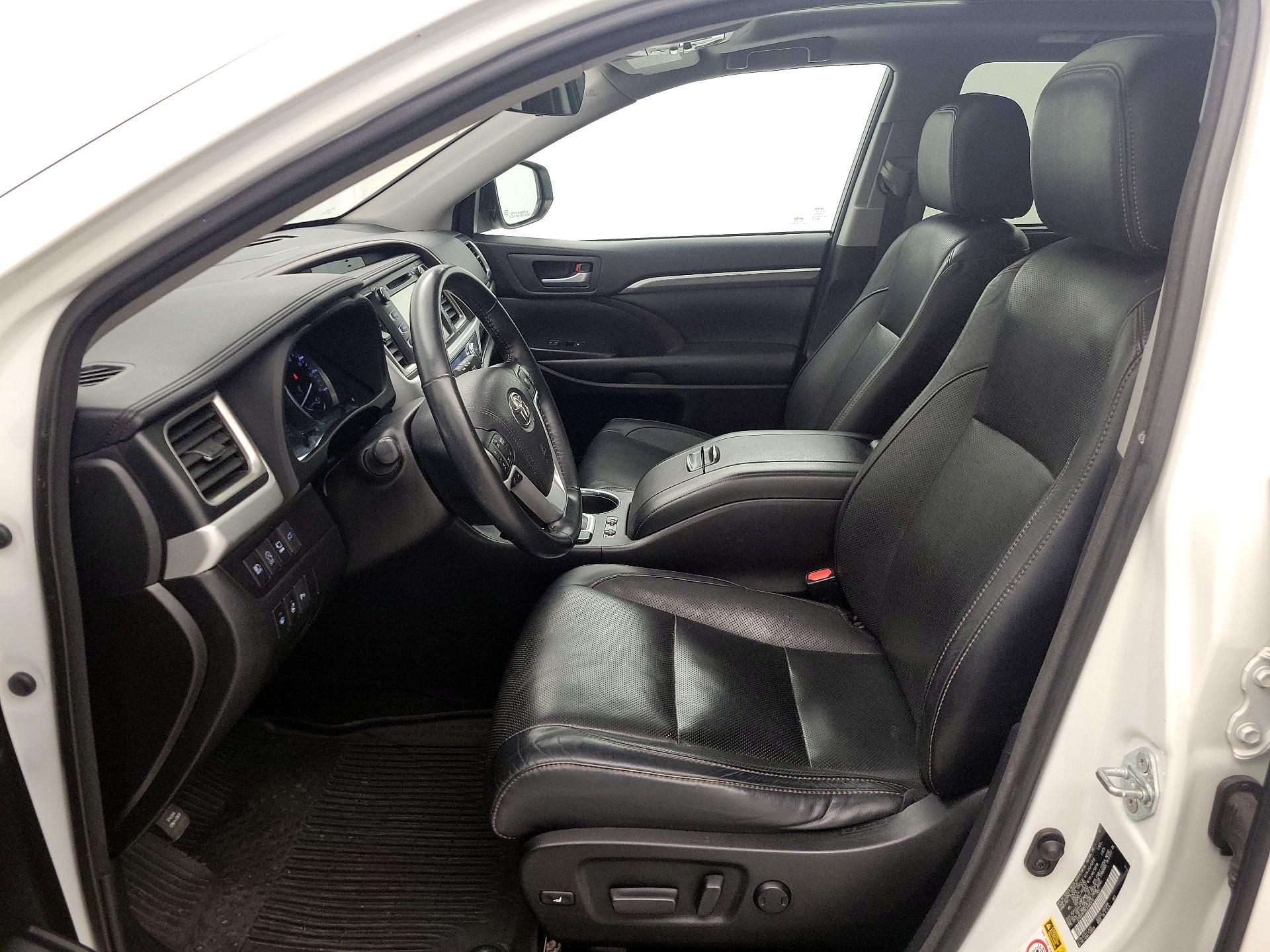 Thumbnail: 2018 Toyota Highlander - 11