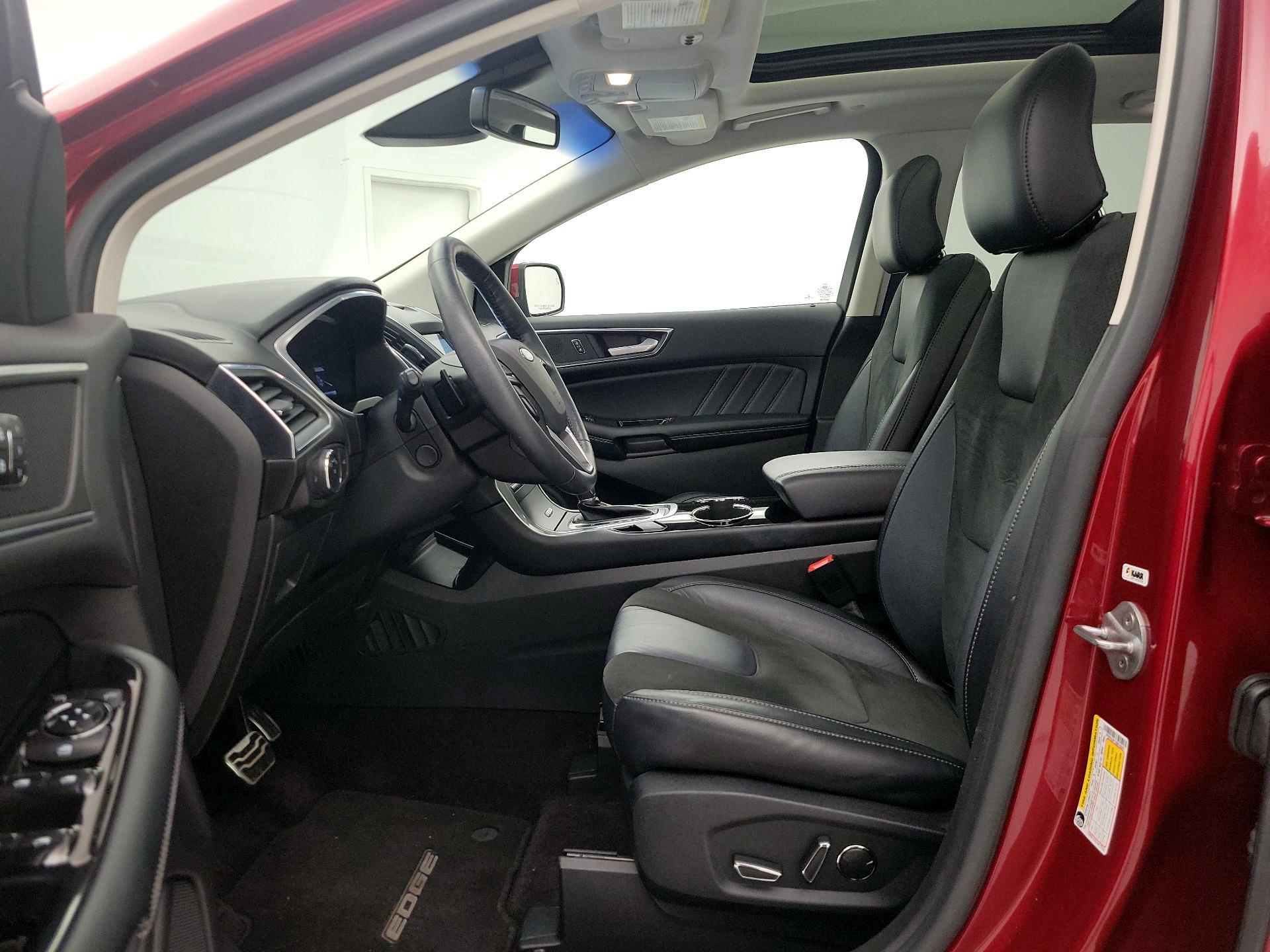 Thumbnail: 2016 Ford Edge - 11