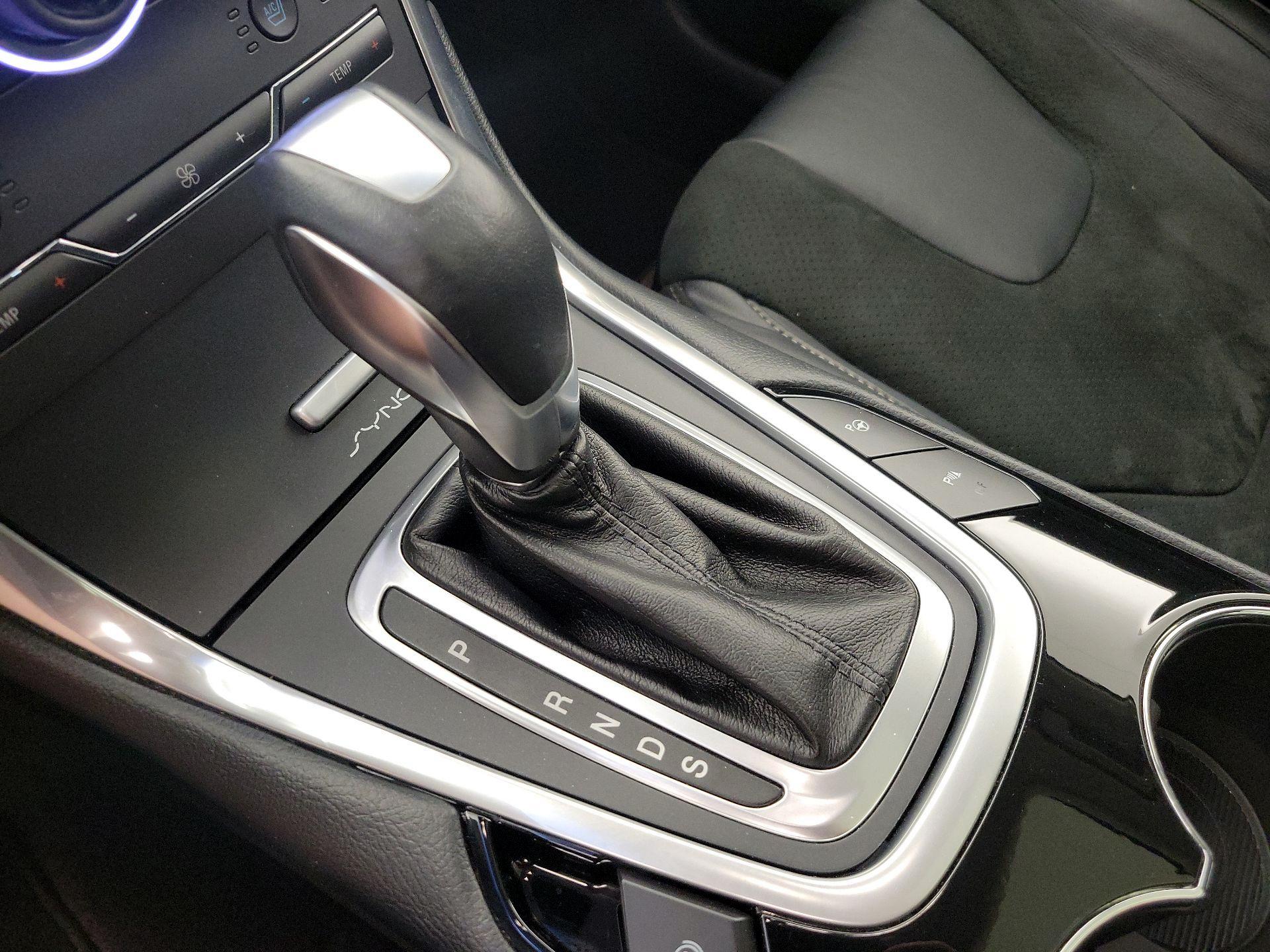Thumbnail: 2016 Ford Edge - 18