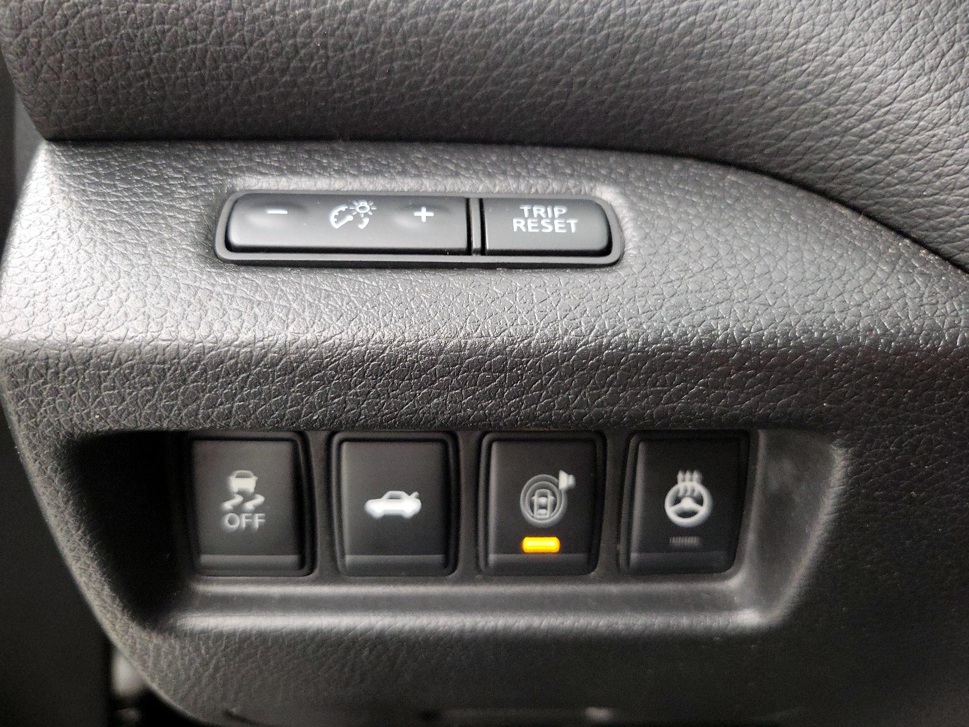 Thumbnail: 2014 Nissan Altima - 13