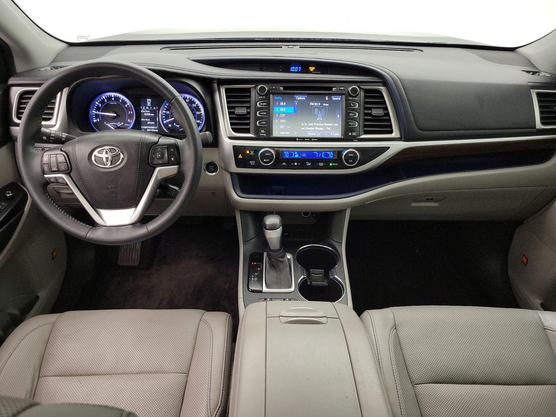 Thumbnail: 2016 Toyota Highlander - 9