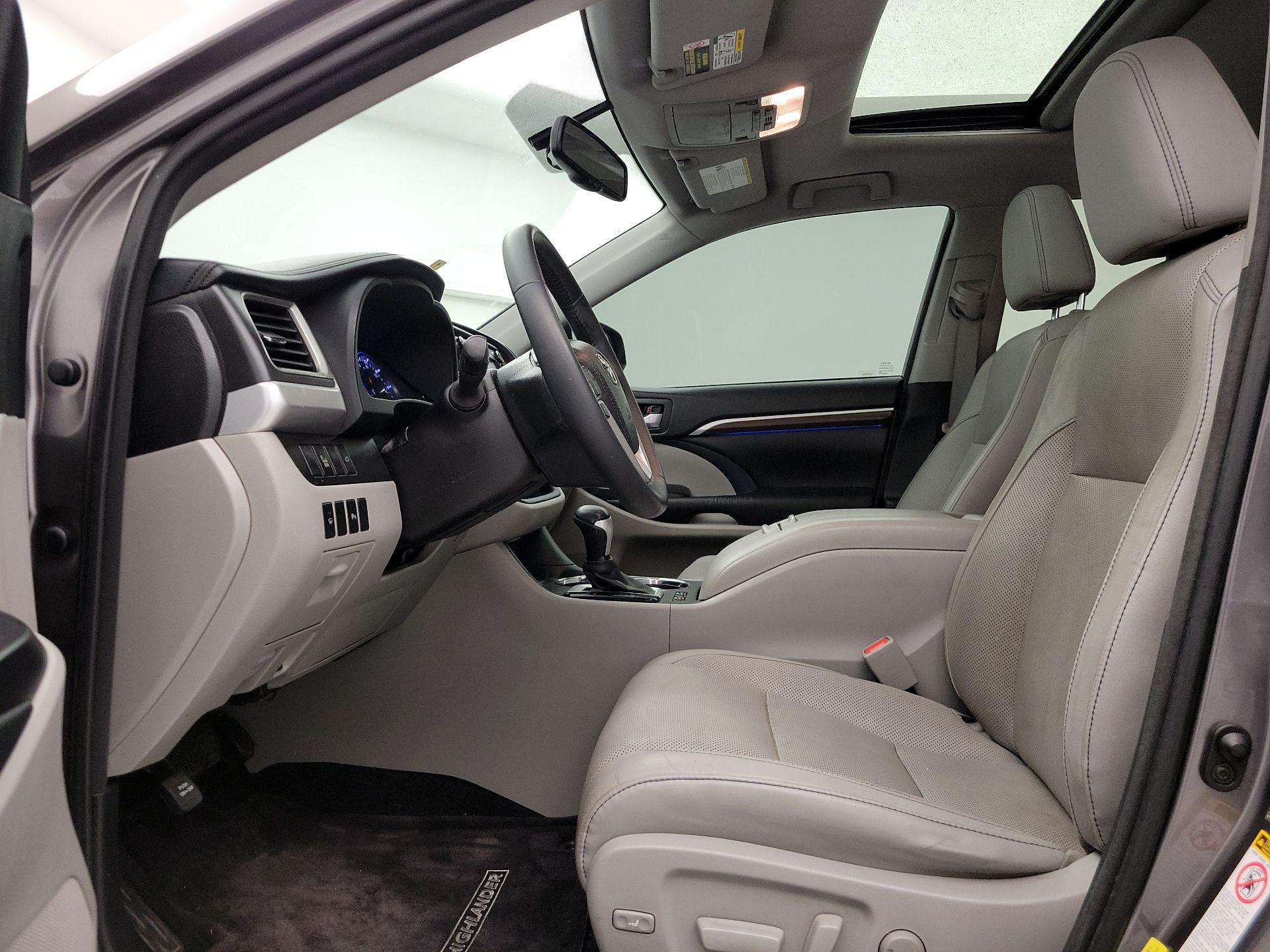 Thumbnail: 2016 Toyota Highlander - 11