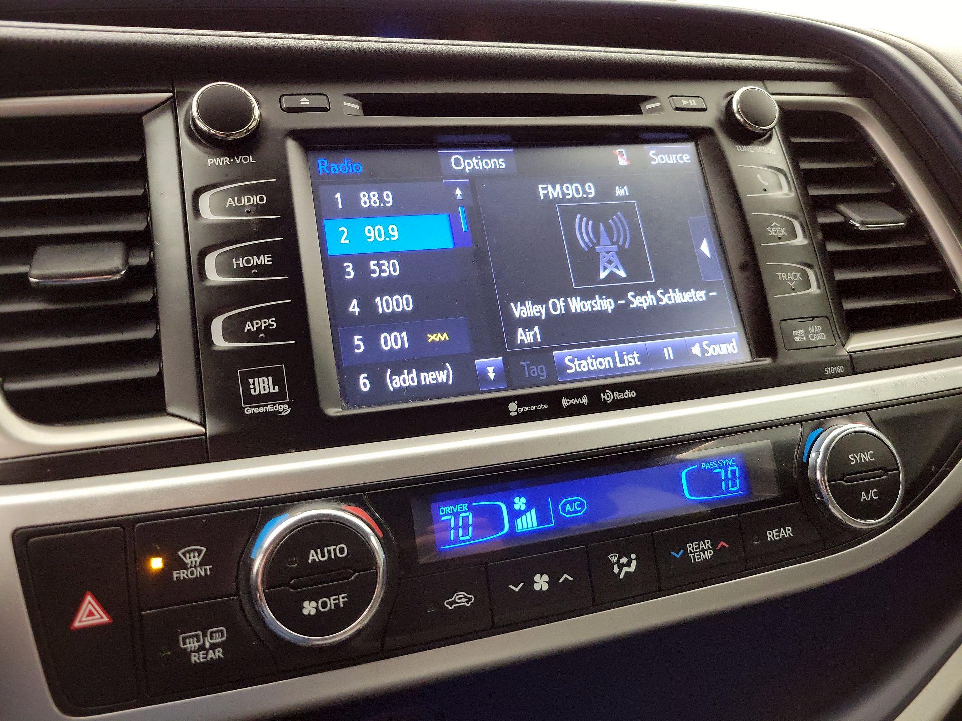 Thumbnail: 2016 Toyota Highlander - 15