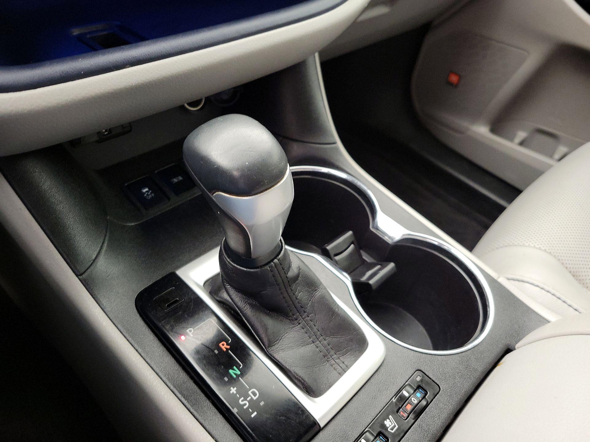 Thumbnail: 2016 Toyota Highlander - 17