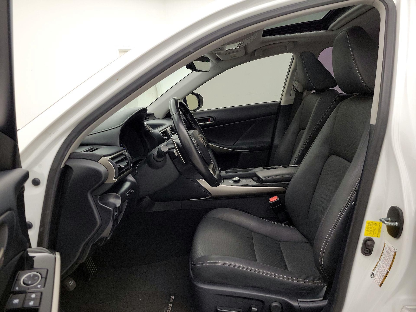 2019 Lexus IS 300 - Photo 12
