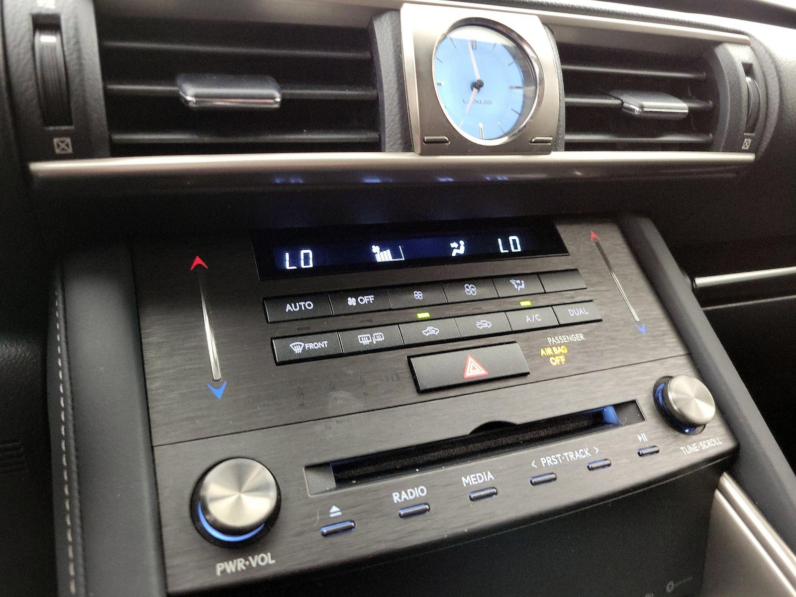 2019 Lexus IS 300 - Photo 17