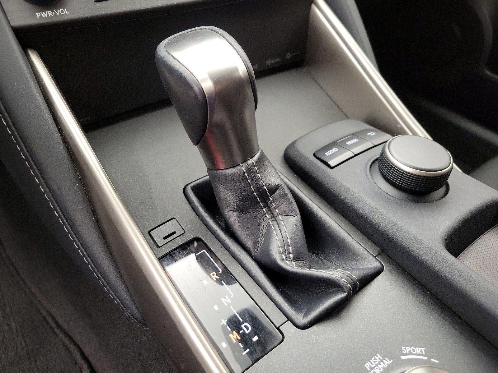 2019 Lexus IS 300 - Photo 18