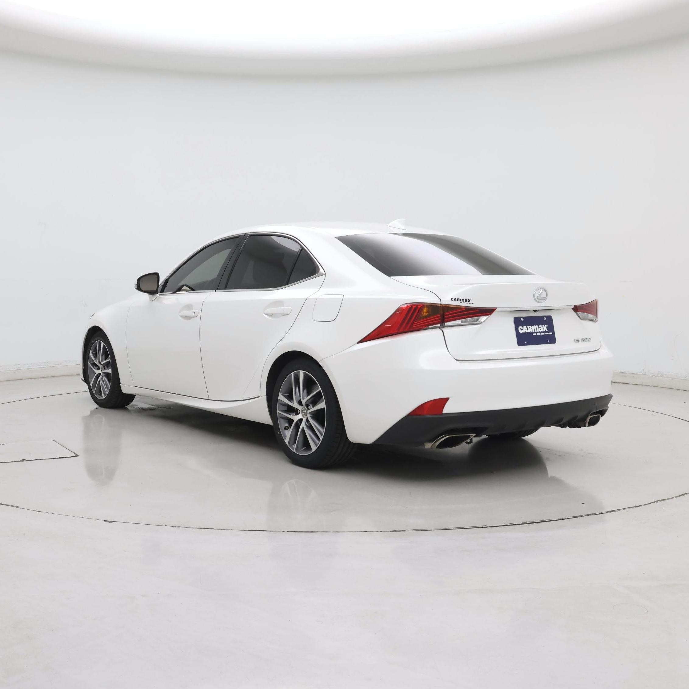 Thumbnail: 2019 Lexus IS - 2