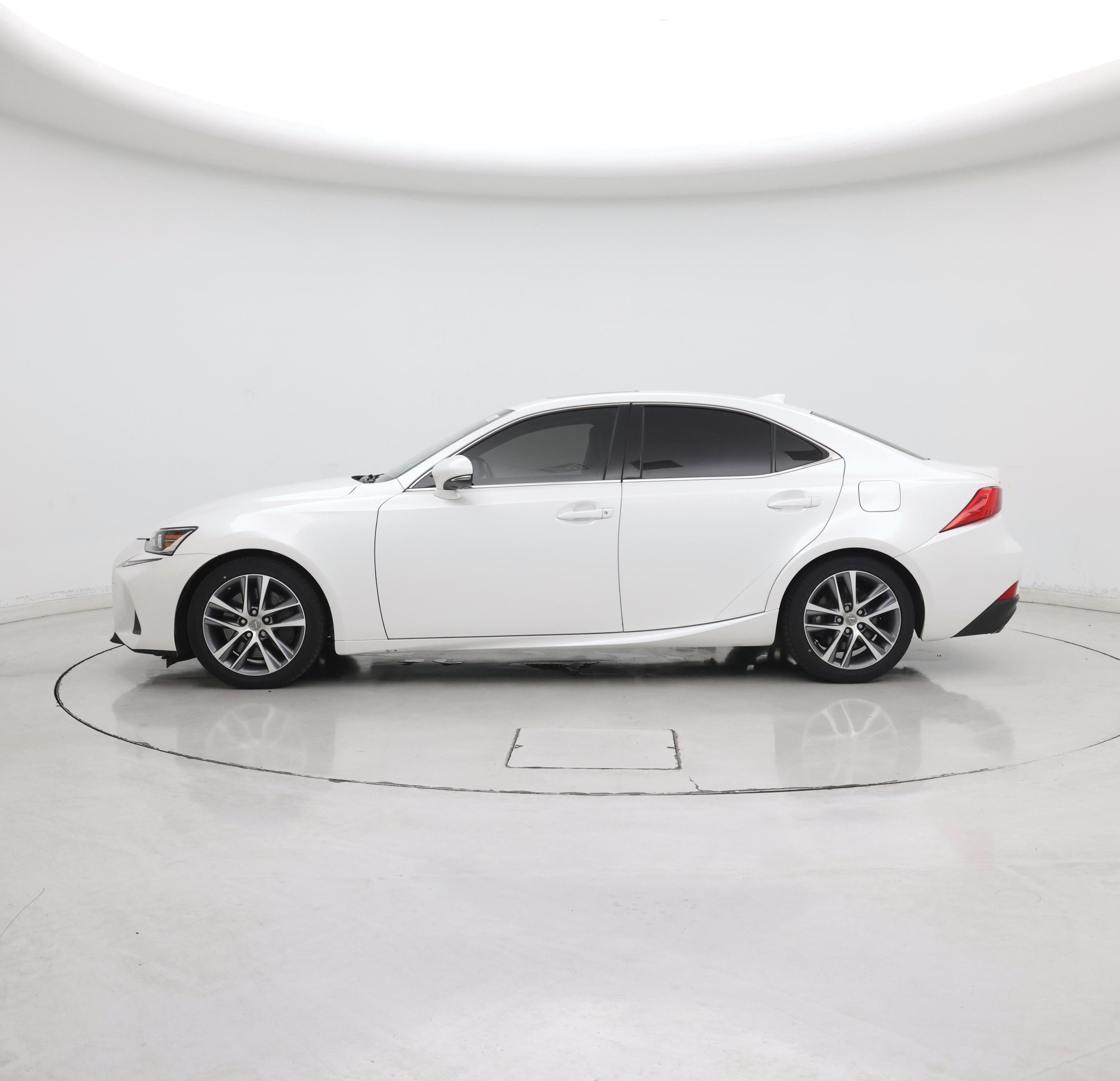 Thumbnail: 2019 Lexus IS - 3