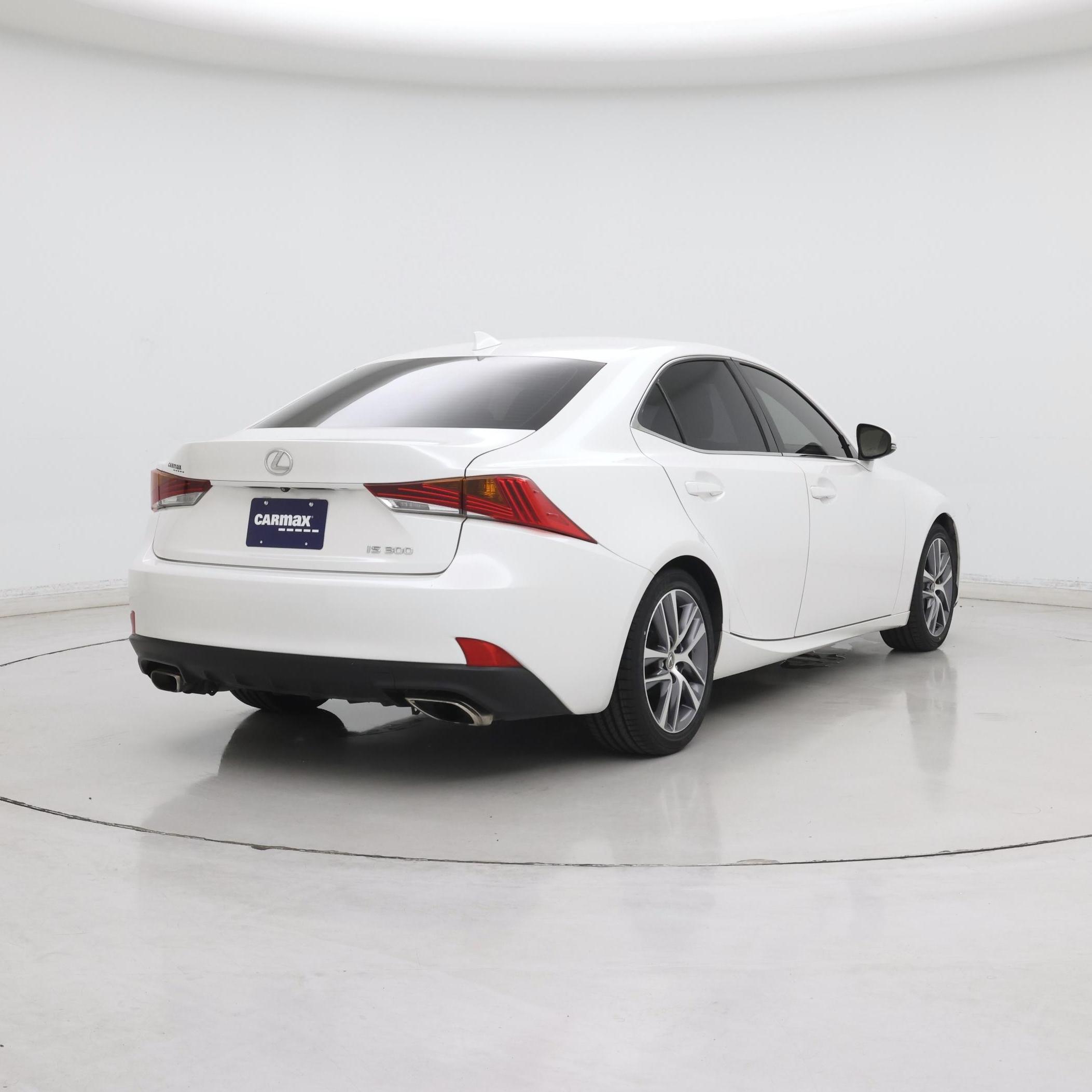 Thumbnail: 2019 Lexus IS - 8