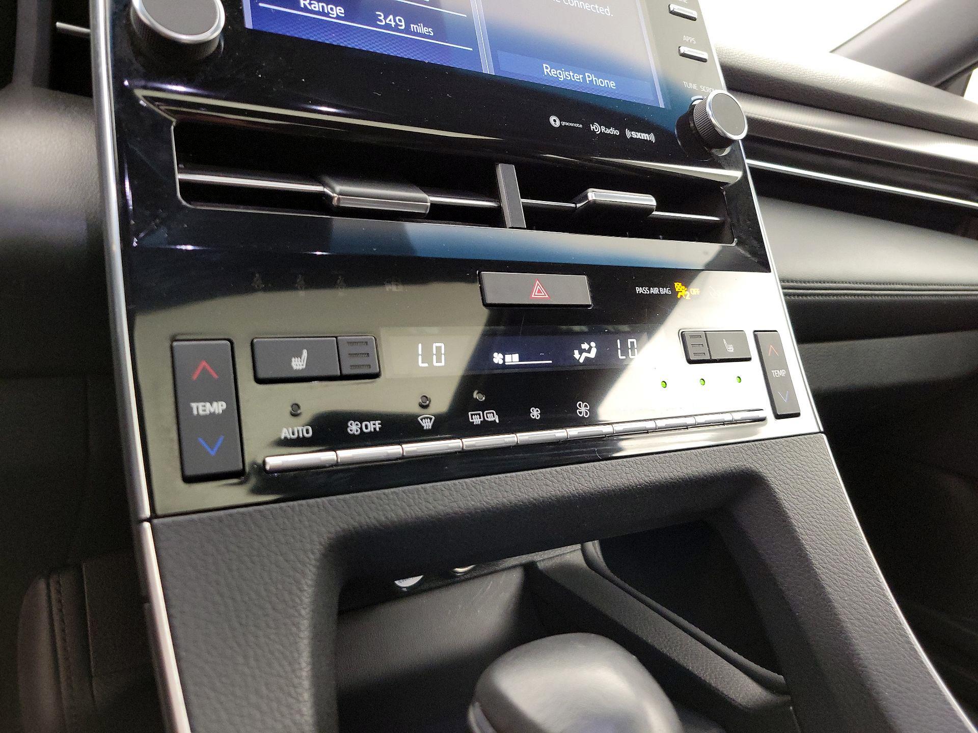 Thumbnail: 2019 Toyota Avalon - 16