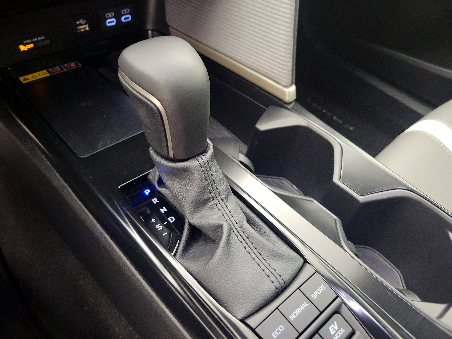Thumbnail: 2025 Toyota Camry - 17