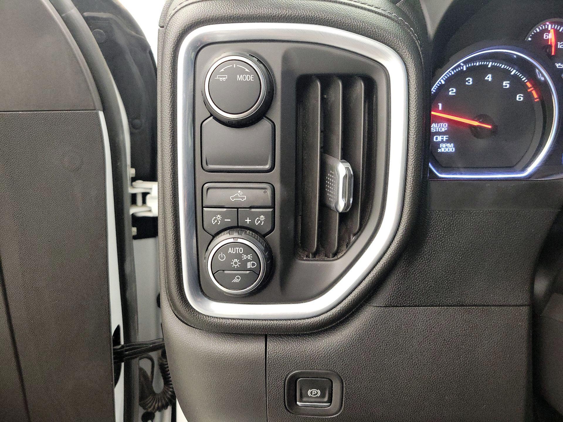 Thumbnail: 2020 Chevrolet Silverado 1500 - 13