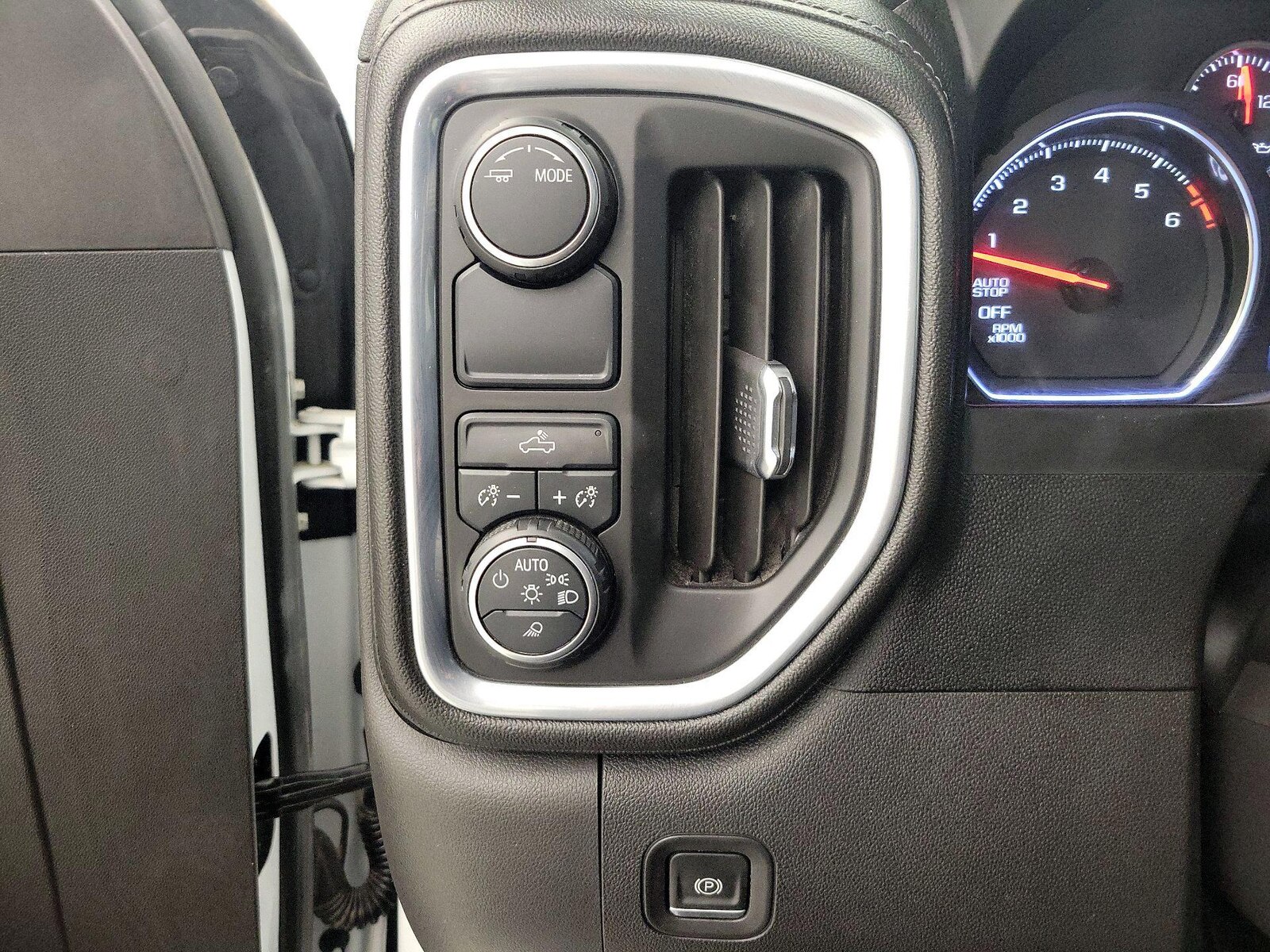 2020 Chevrolet Silverado 1500 LT - Photo 14