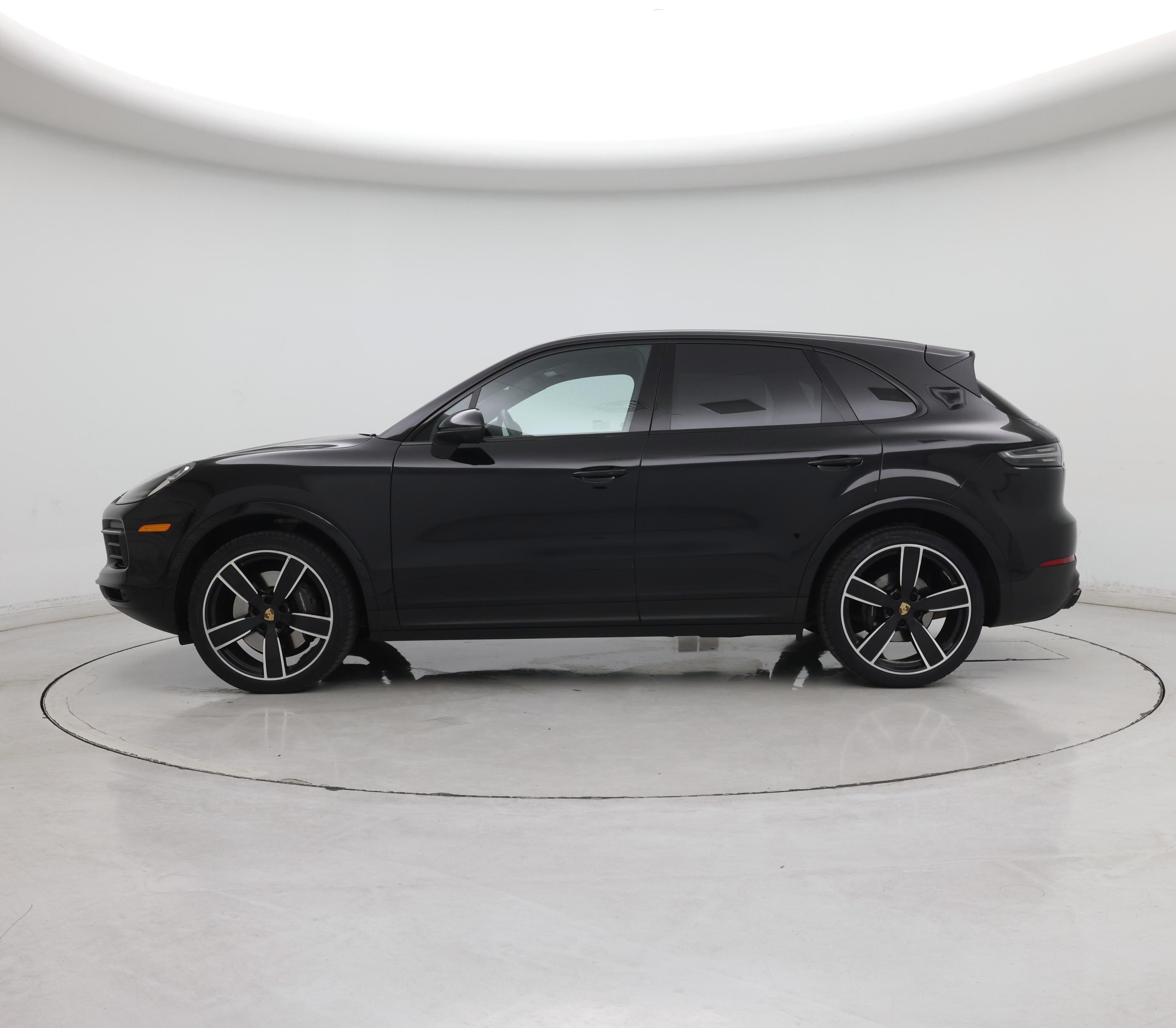 Thumbnail: 2023 Porsche Cayenne - 3