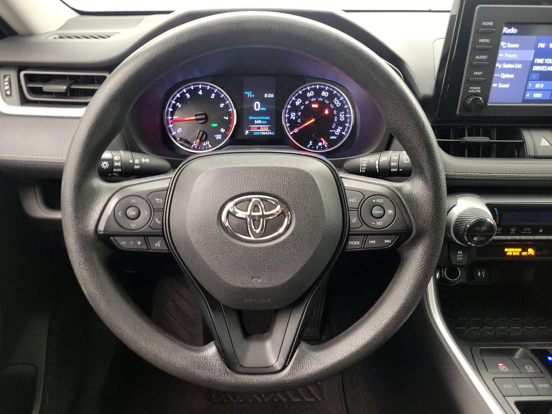 Thumbnail: 2019 Toyota RAV4 - 10