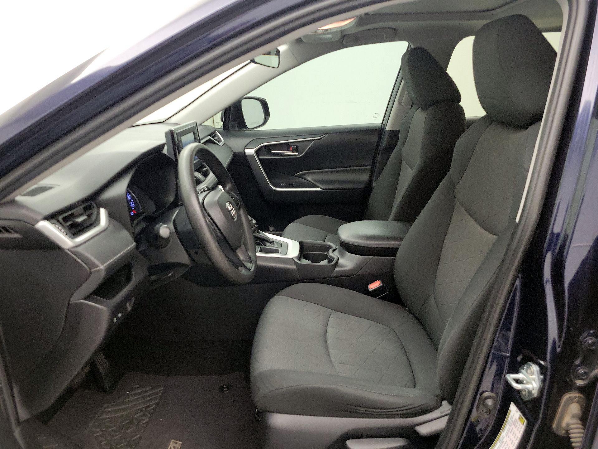 Thumbnail: 2019 Toyota RAV4 - 11