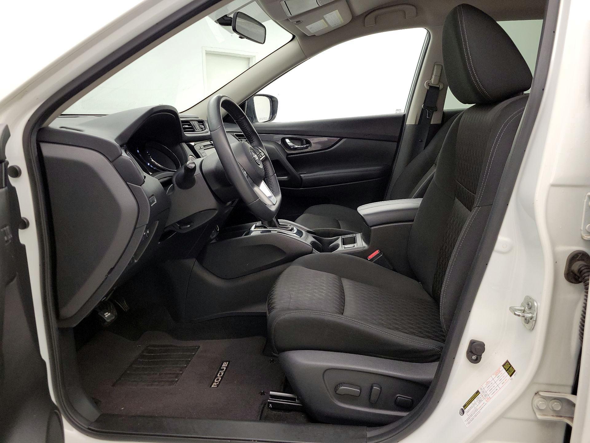 Thumbnail: 2018 Nissan Rogue - 11