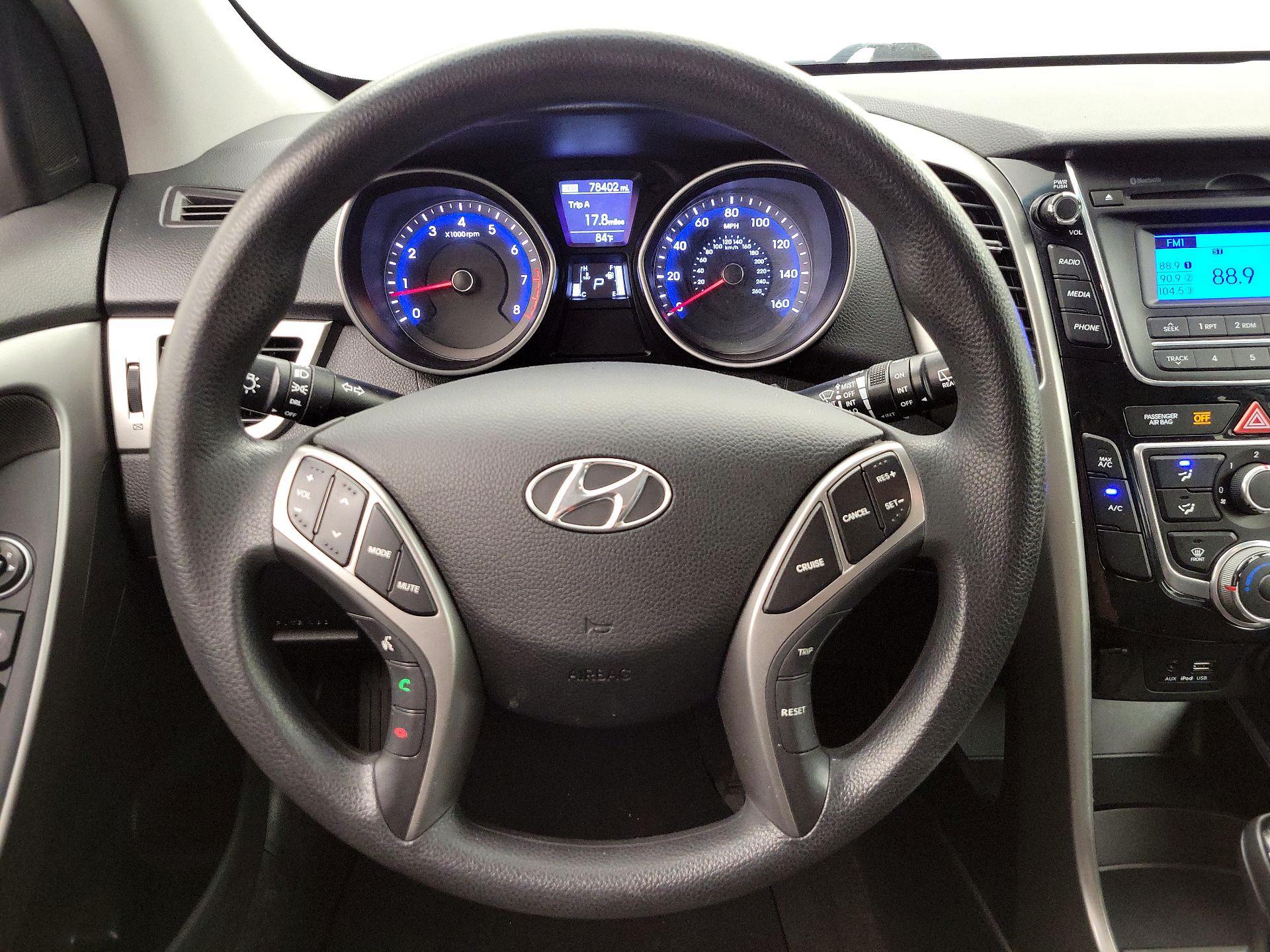 Thumbnail: 2017 Hyundai Elantra - 10