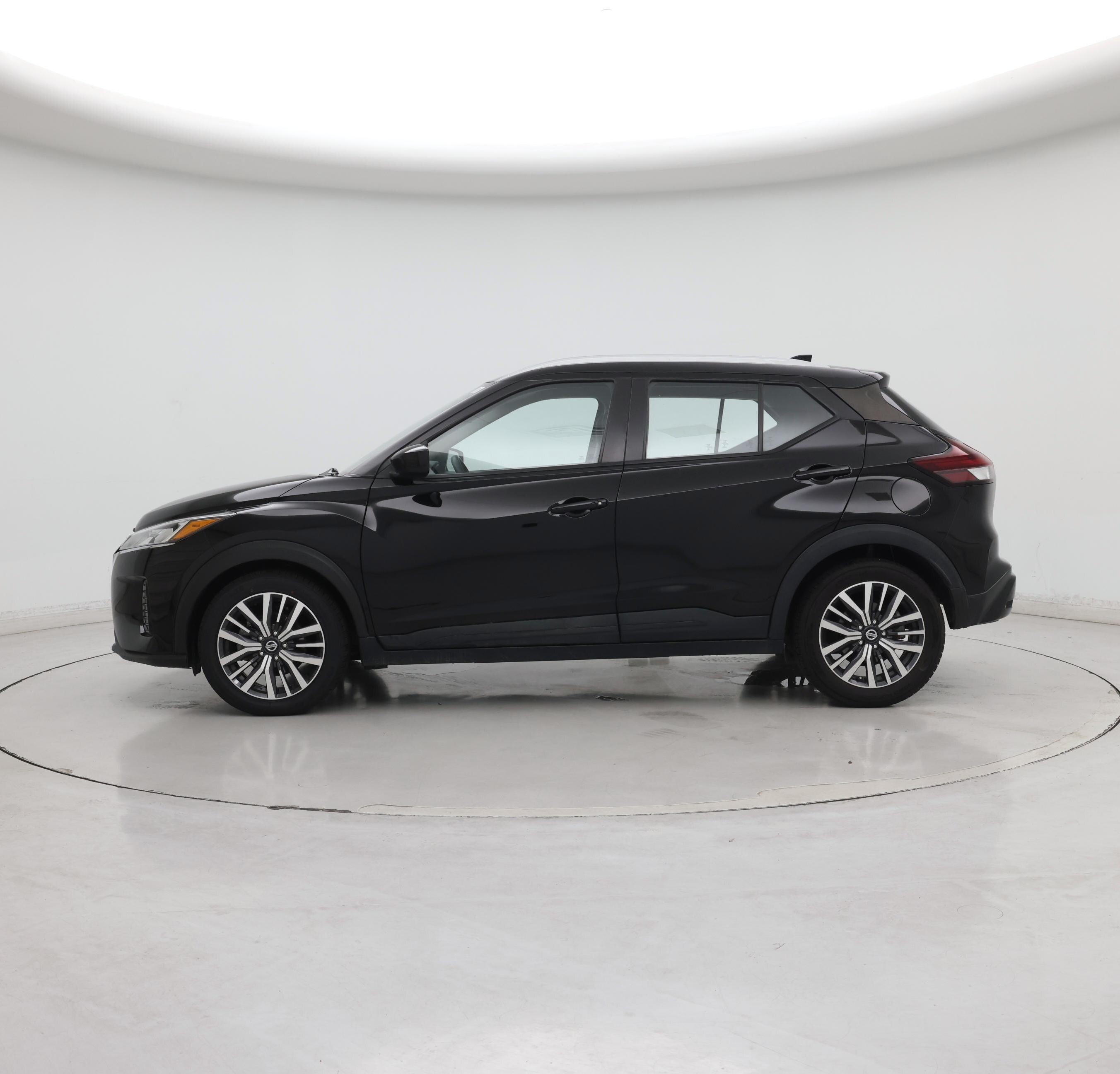 Thumbnail: 2021 Nissan Kicks - 3