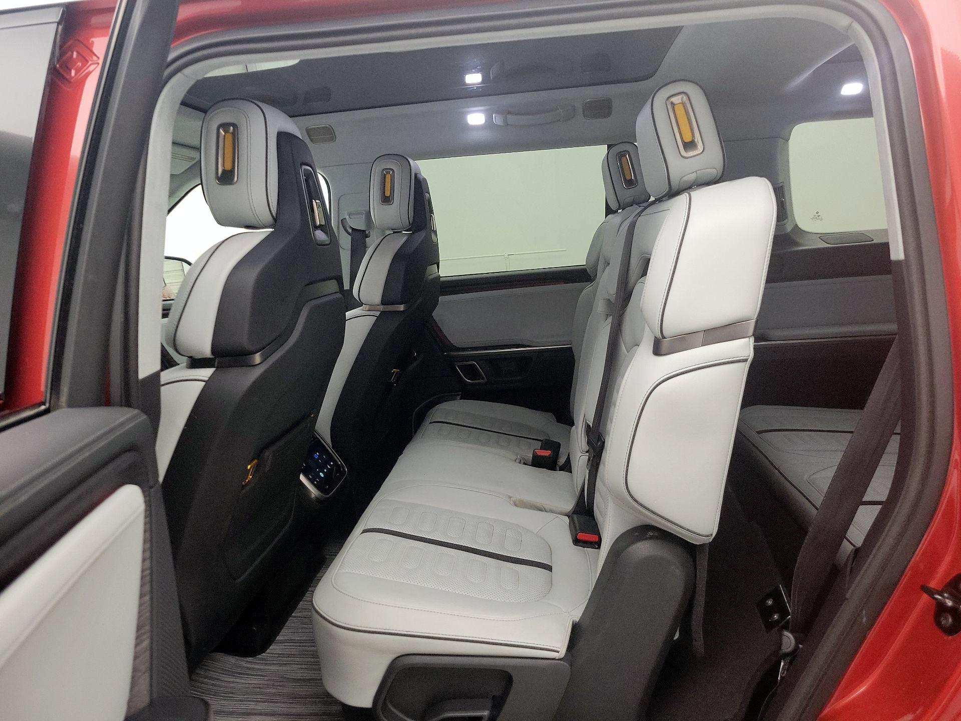 Thumbnail: 2023 Rivian R1S - 20