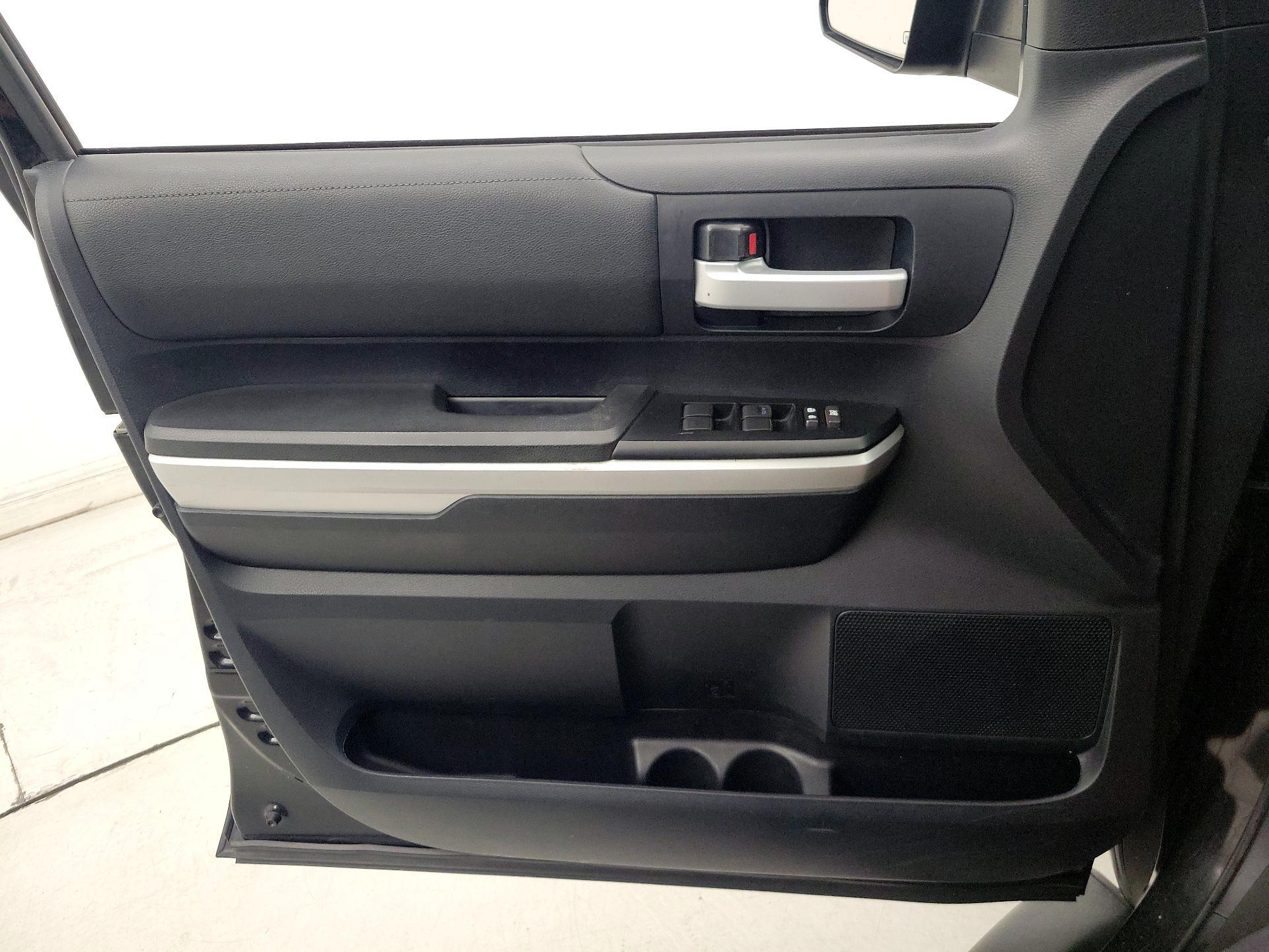 Thumbnail: 2015 Toyota Tundra - 12