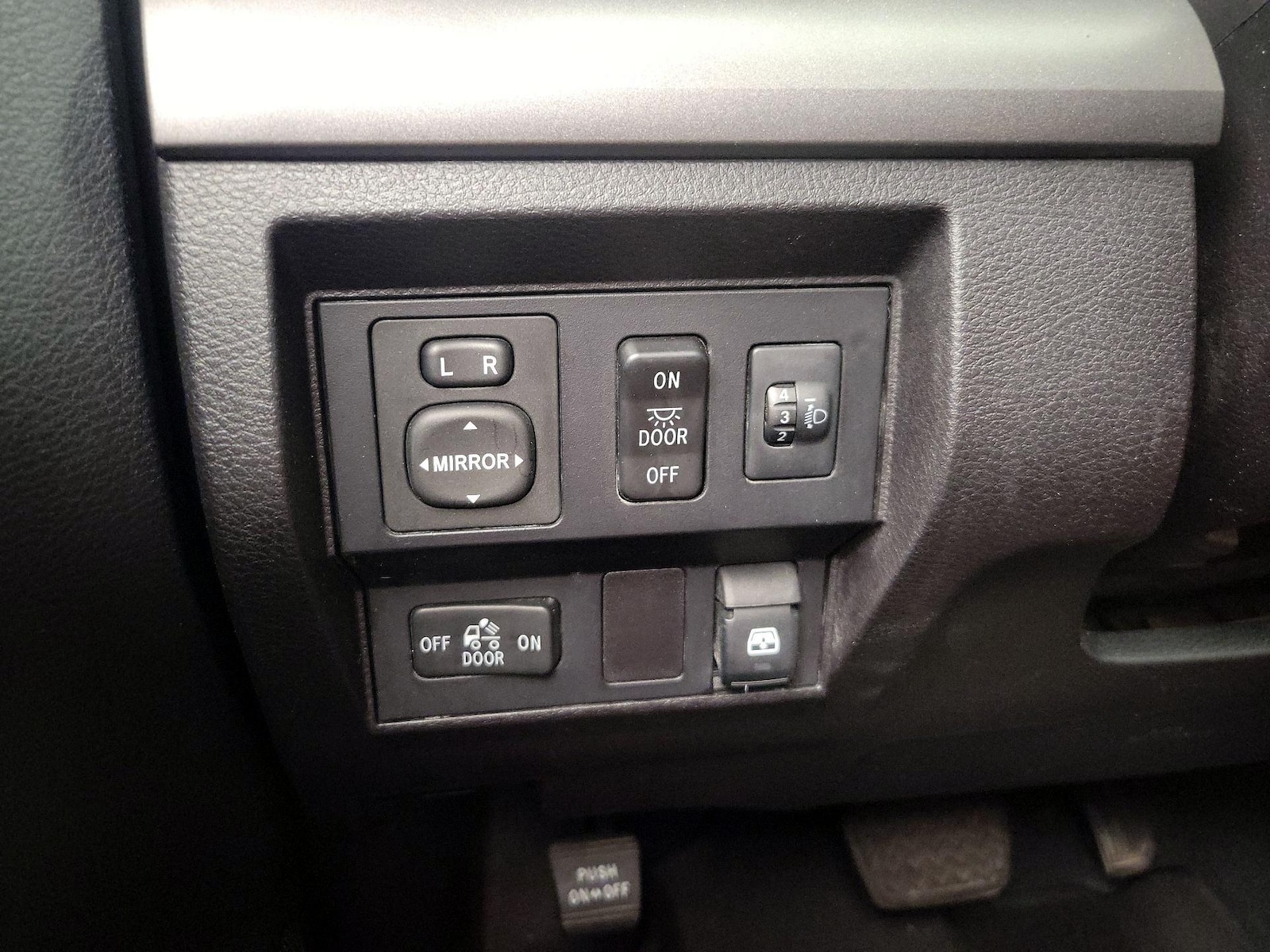 2015 Toyota Tundra SR5 - Photo 14