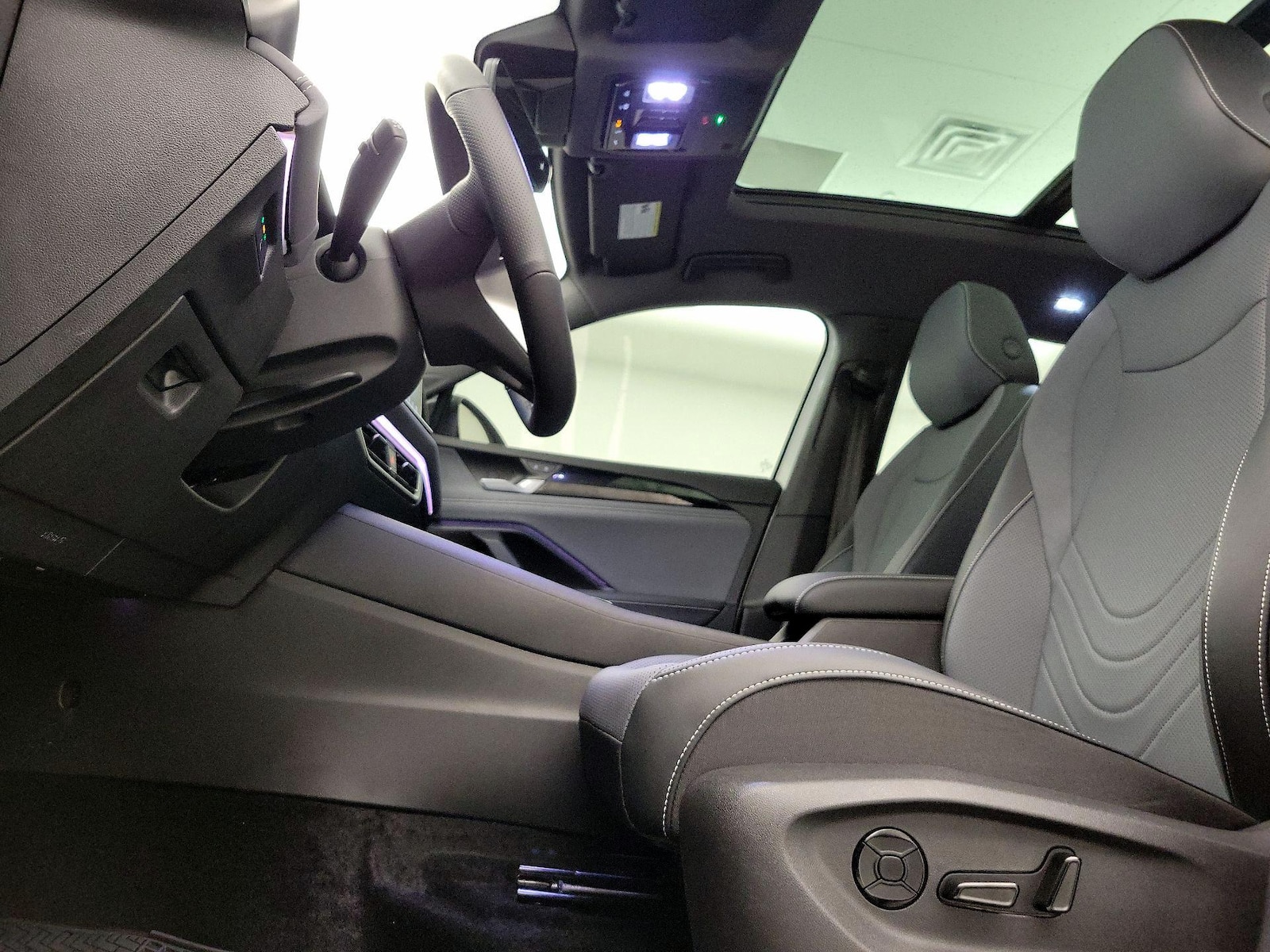 2025 Volkswagen Tiguan SE R-LINE BLACK - Photo 12