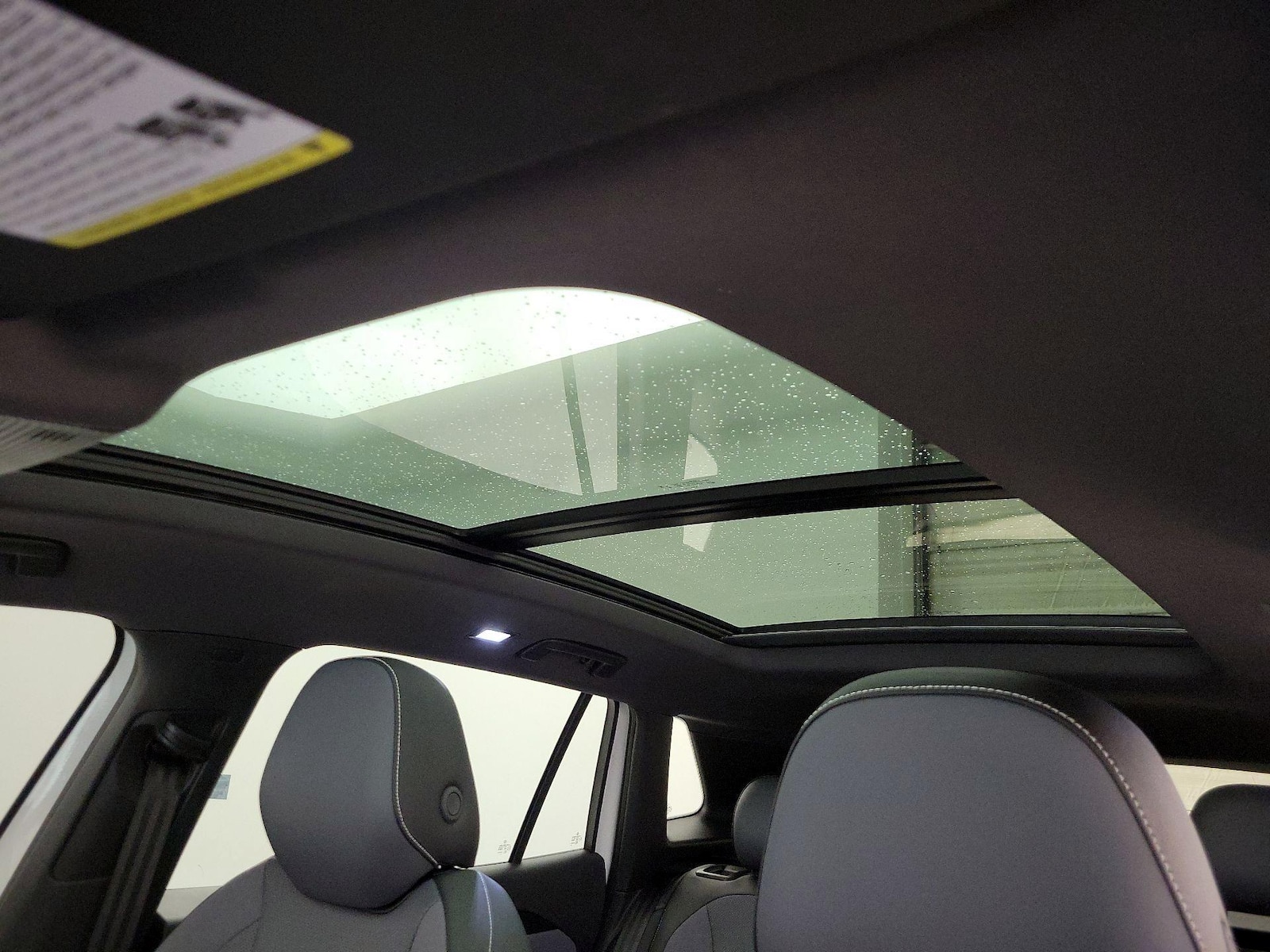 2025 Volkswagen Tiguan SE R-LINE BLACK - Photo 20