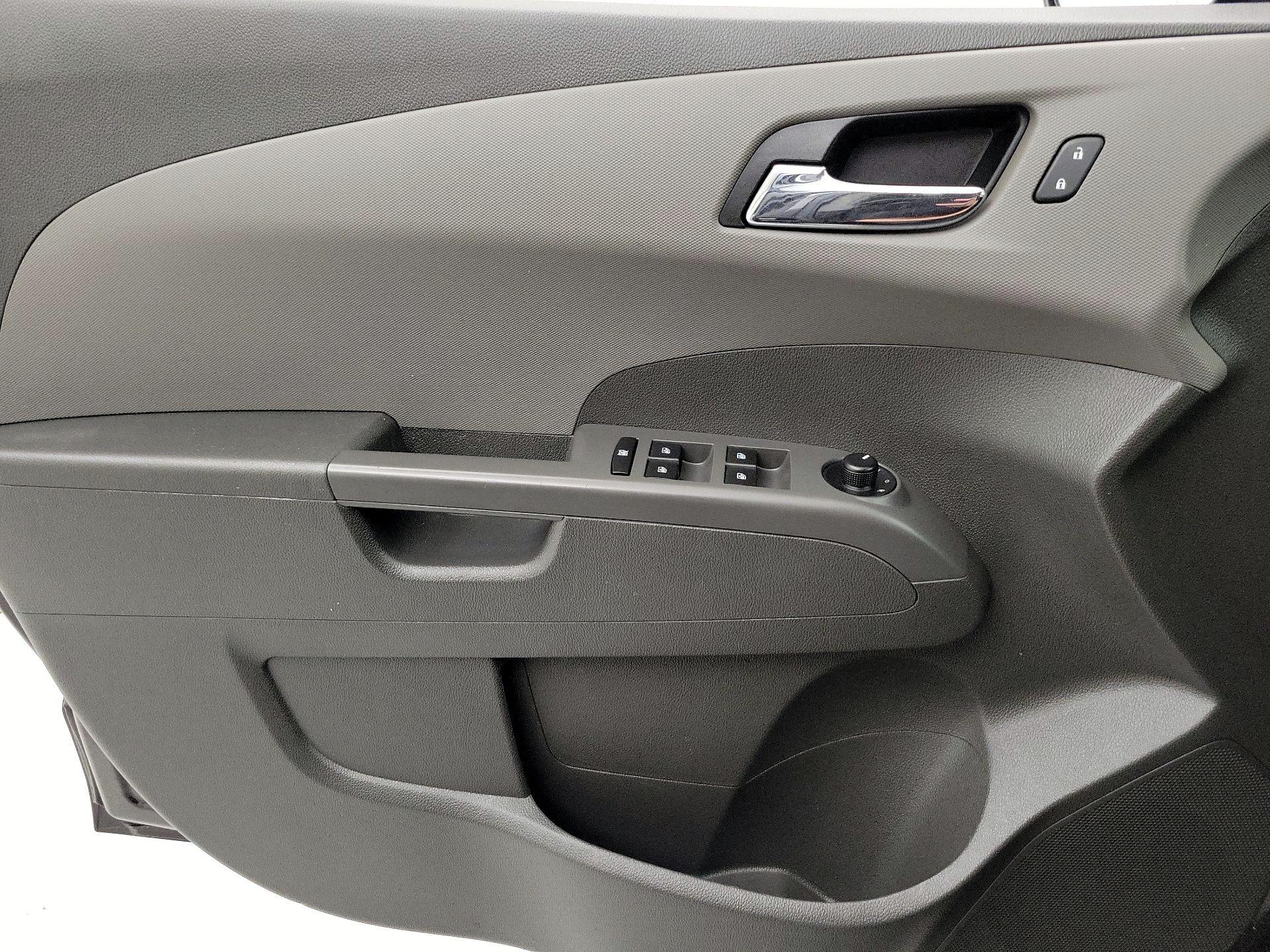 Thumbnail: 2015 Chevrolet Sonic - 12