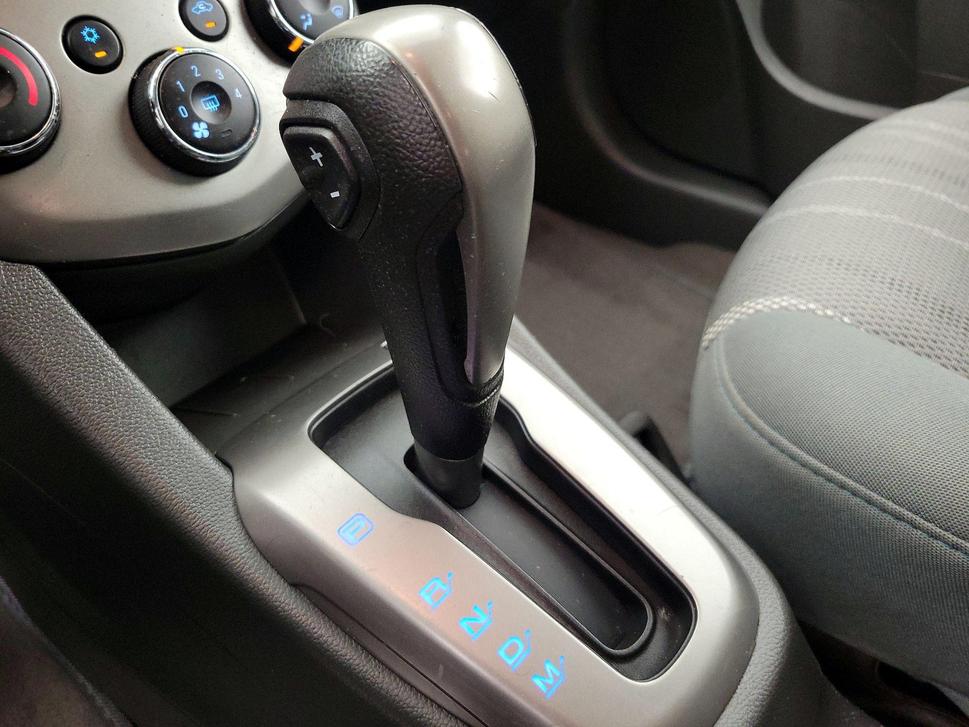 Thumbnail: 2015 Chevrolet Sonic - 16