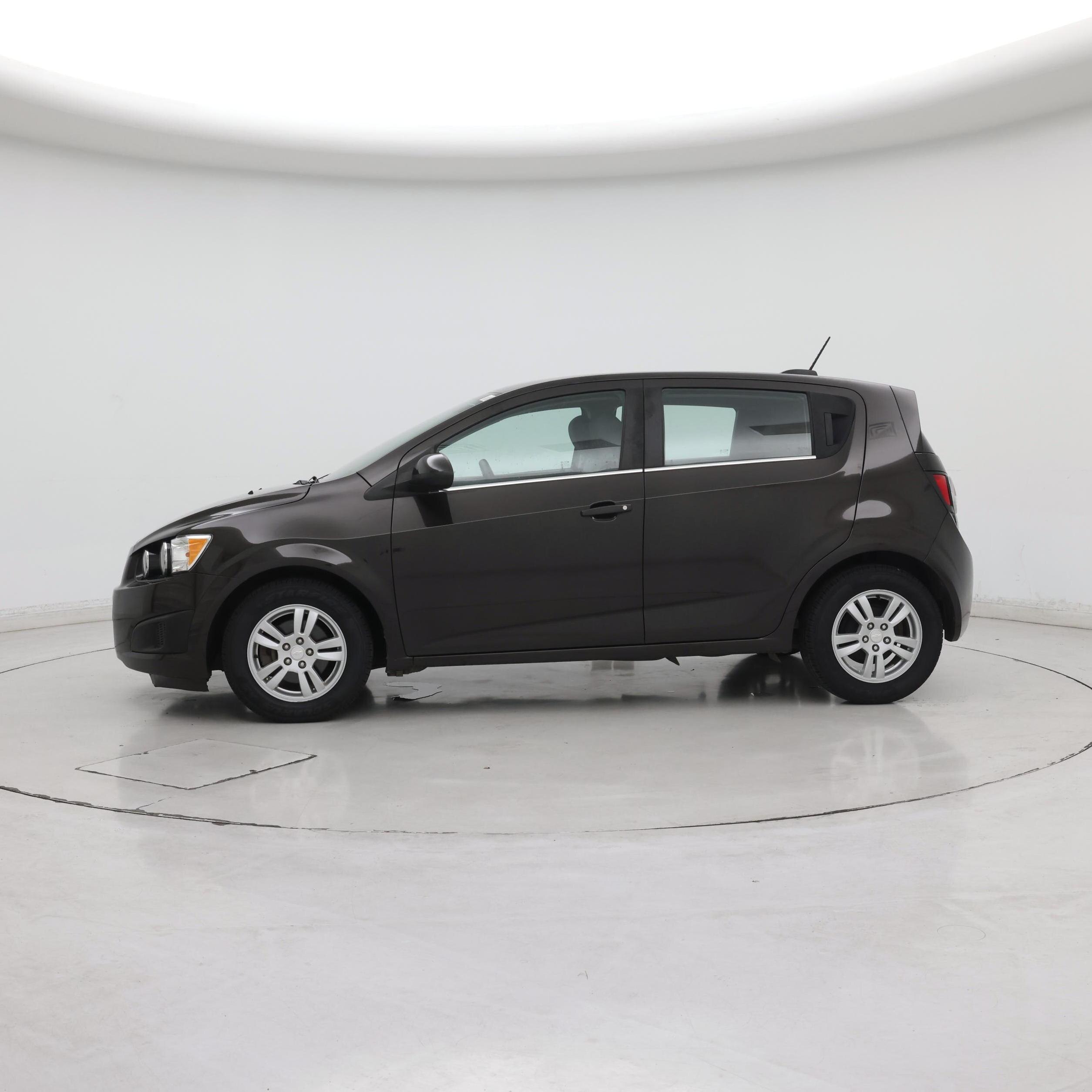 Thumbnail: 2015 Chevrolet Sonic - 3