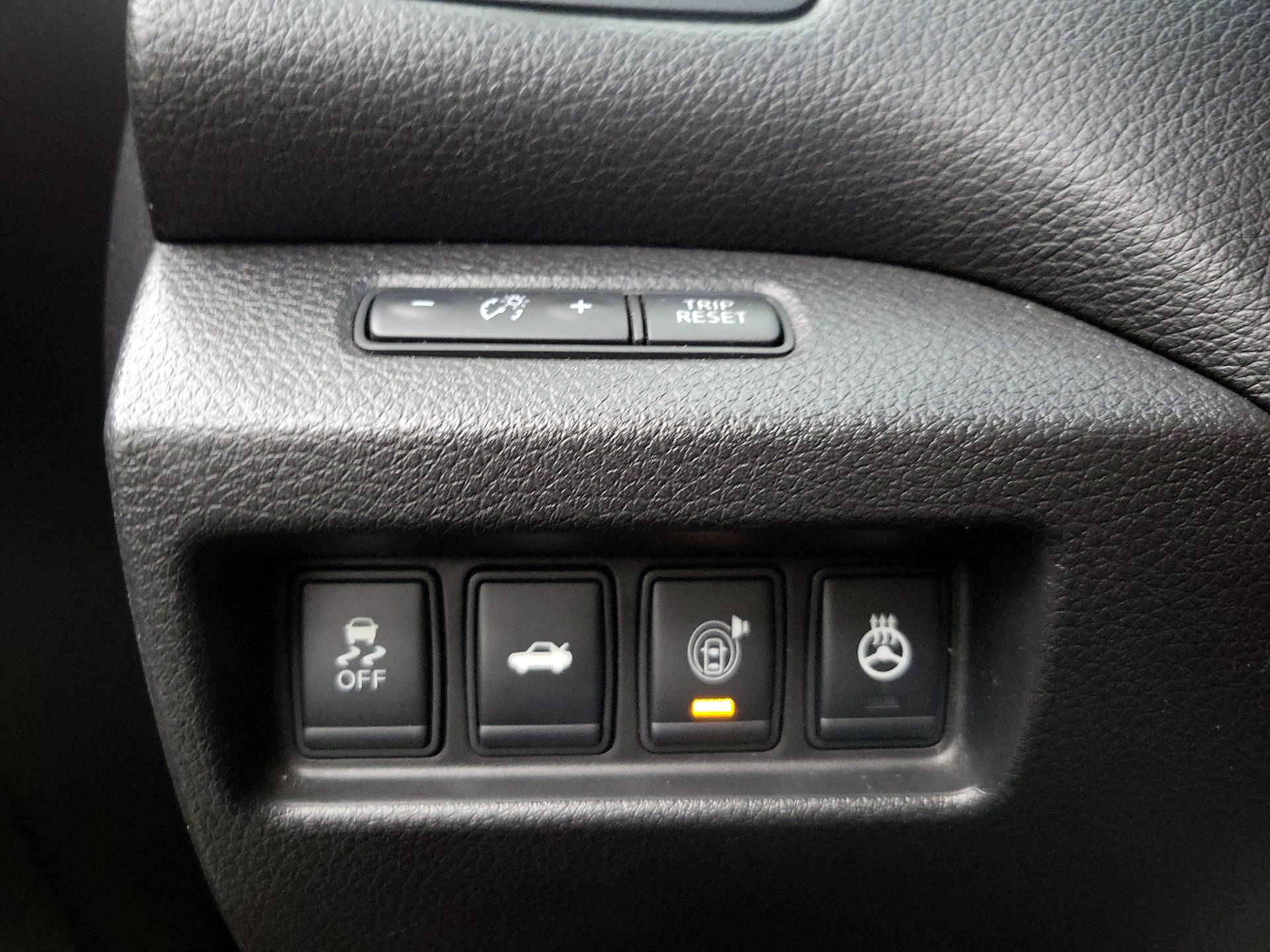 Thumbnail: 2014 Nissan Altima - 13