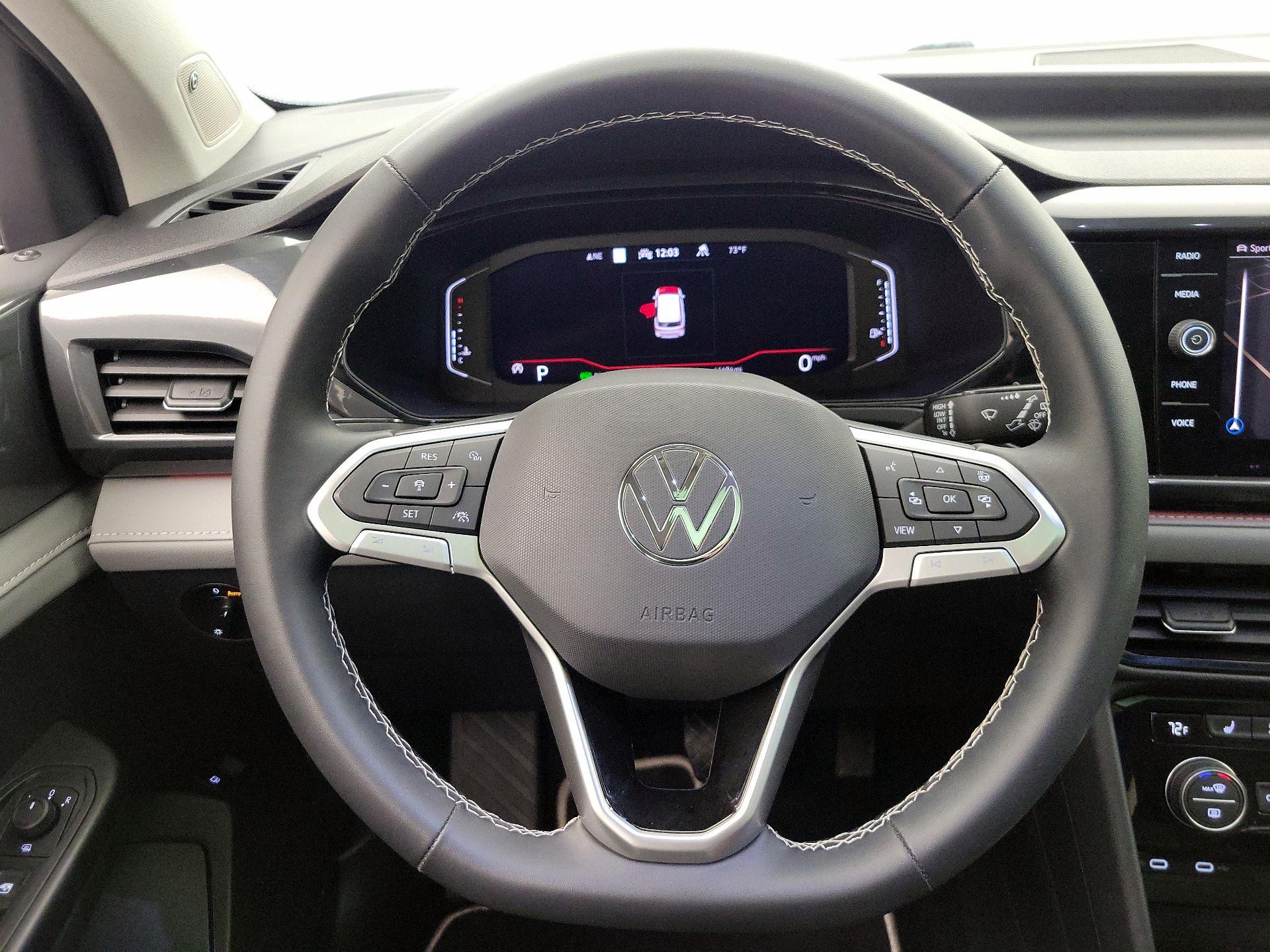 Thumbnail: 2022 Volkswagen Taos - 10