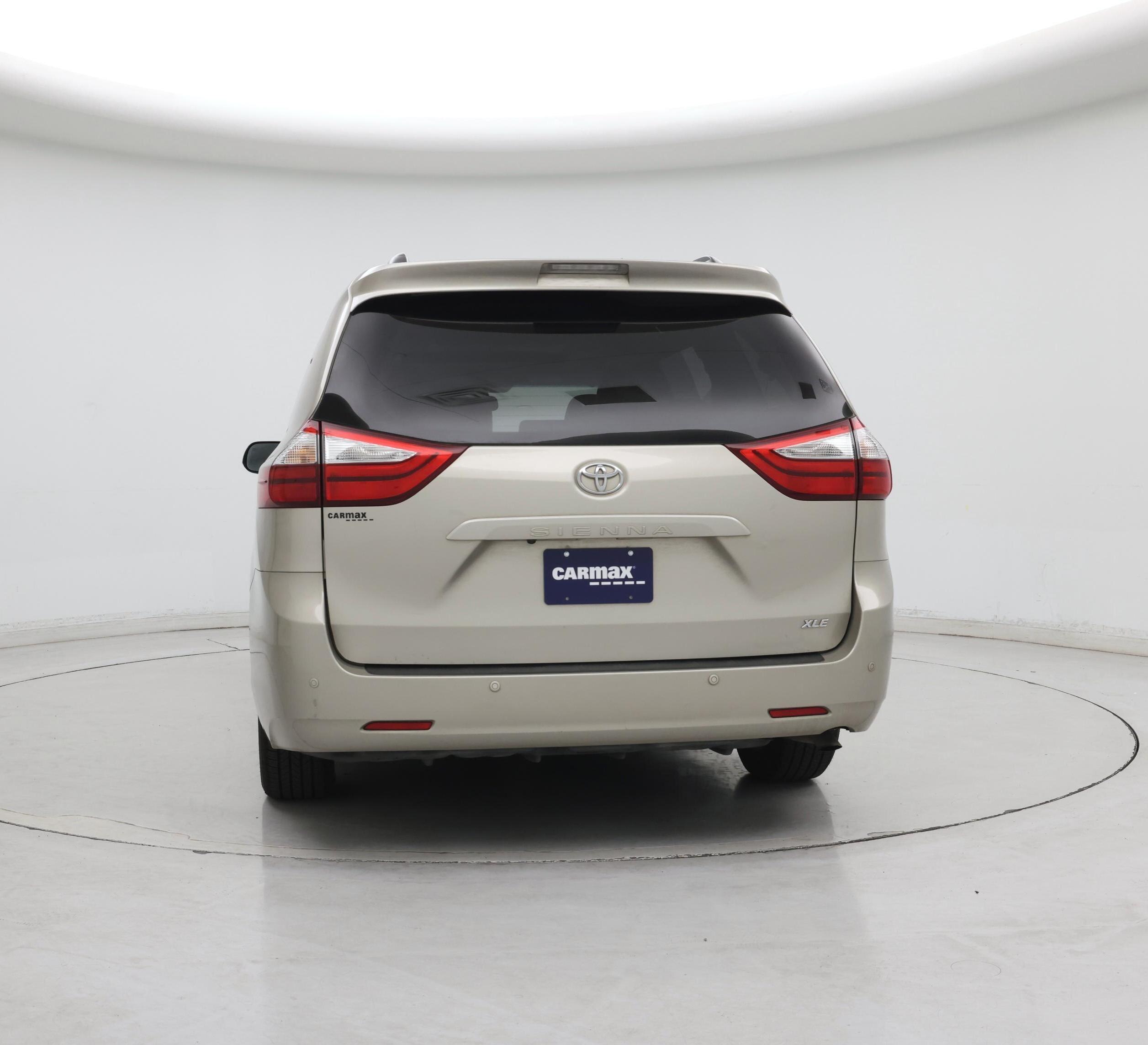 Thumbnail: 2016 Toyota Sienna - 6