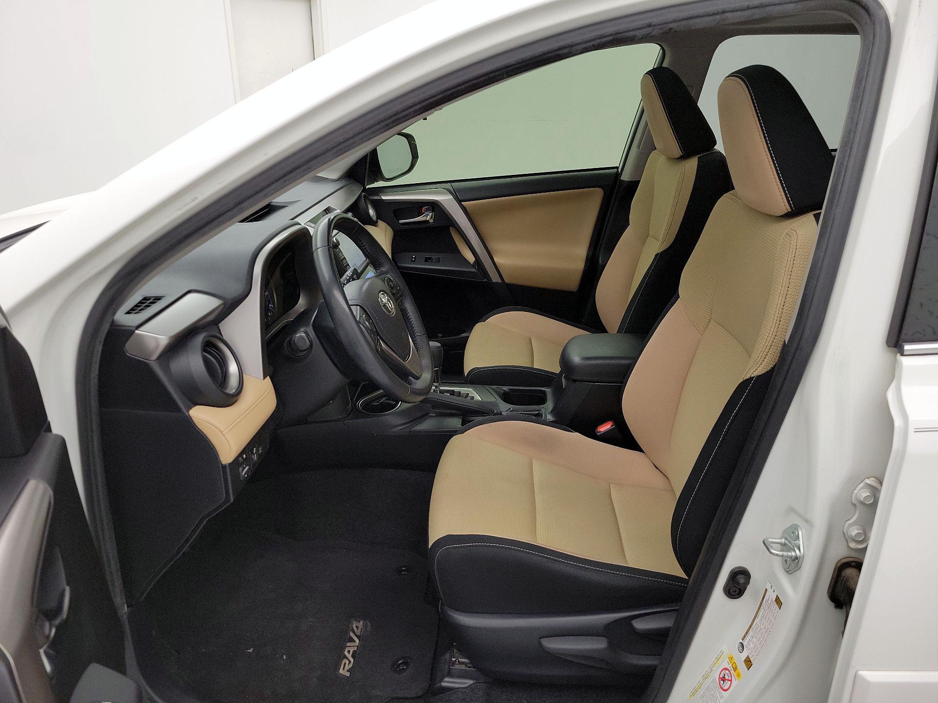Thumbnail: 2018 Toyota RAV4 - 11