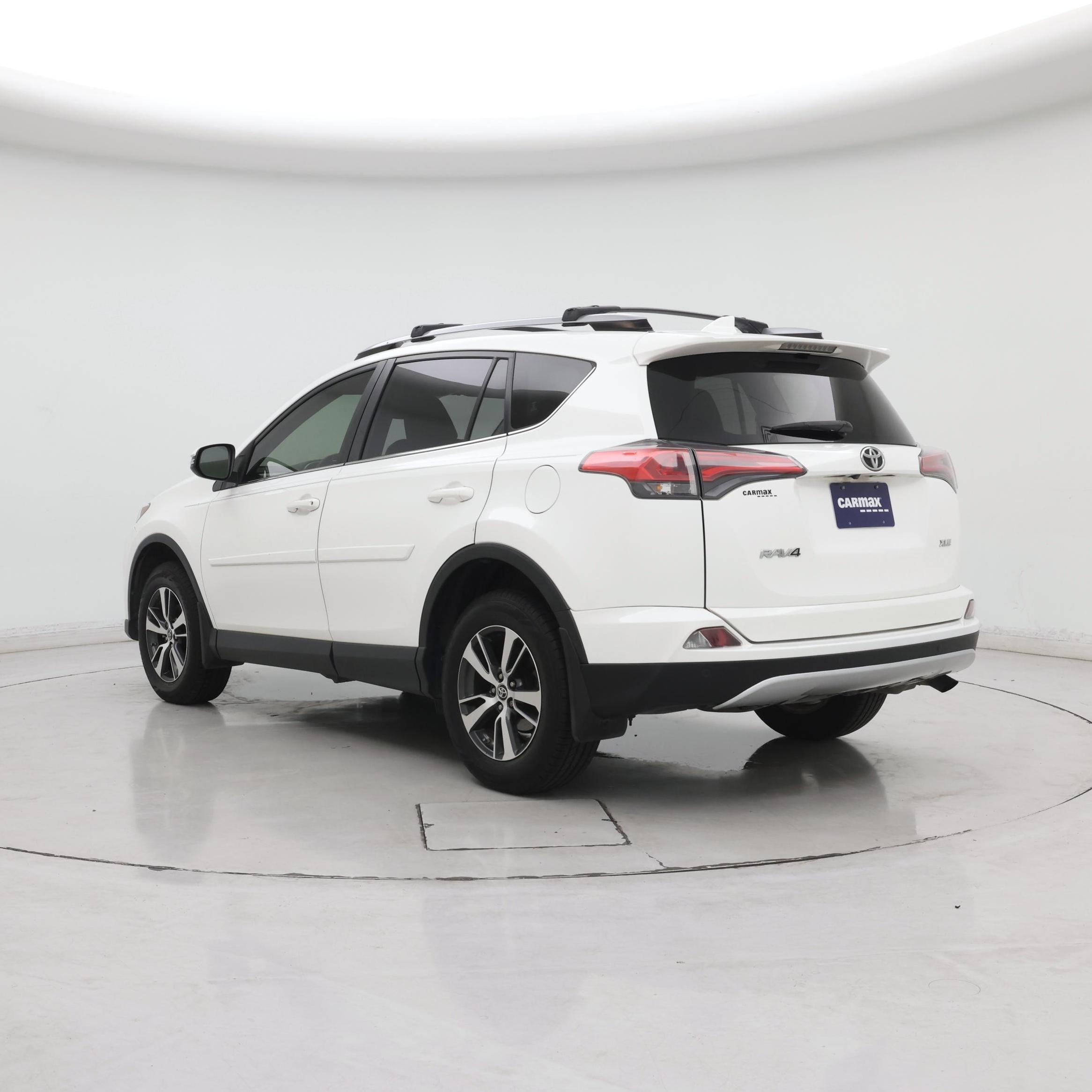Thumbnail: 2018 Toyota RAV4 - 2