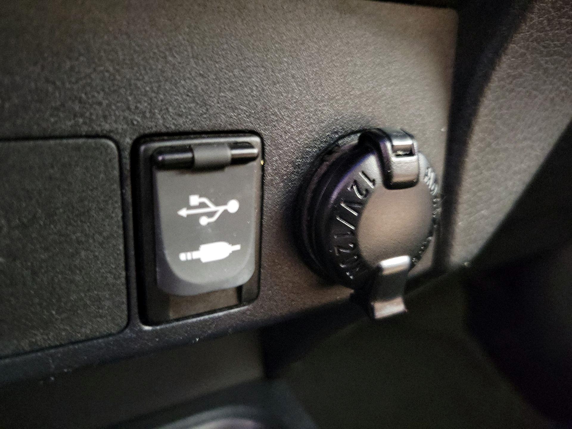 Thumbnail: 2018 Toyota RAV4 - 19